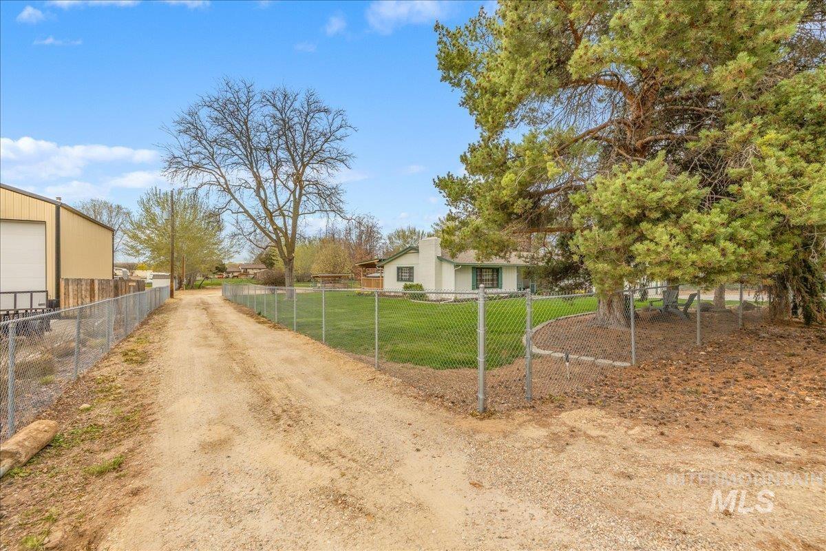 7419 S Greenacres Dr., Boise, Idaho 83609, 3 Bedrooms, 2 Bathrooms, Residential For Sale, Price $674,900, 98980614