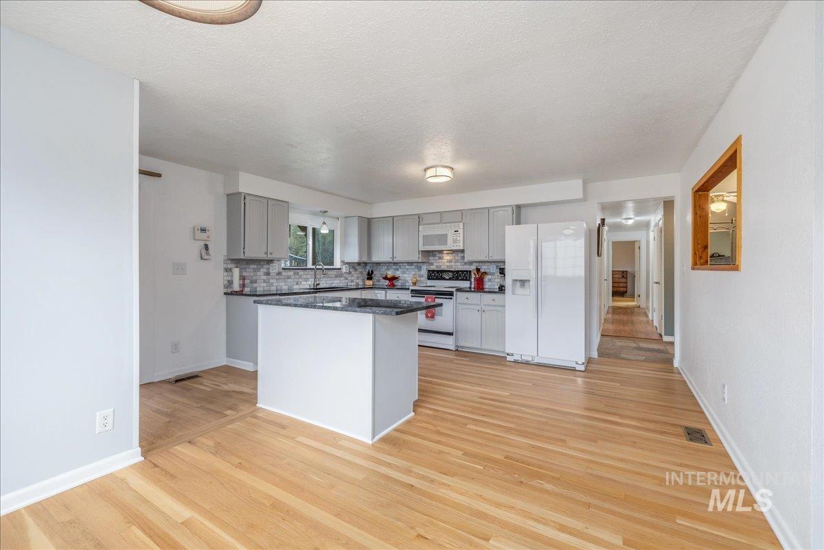 7419 S Greenacres Dr., Boise, Idaho 83609, 3 Bedrooms, 2 Bathrooms, Residential For Sale, Price $674,900, 98980614