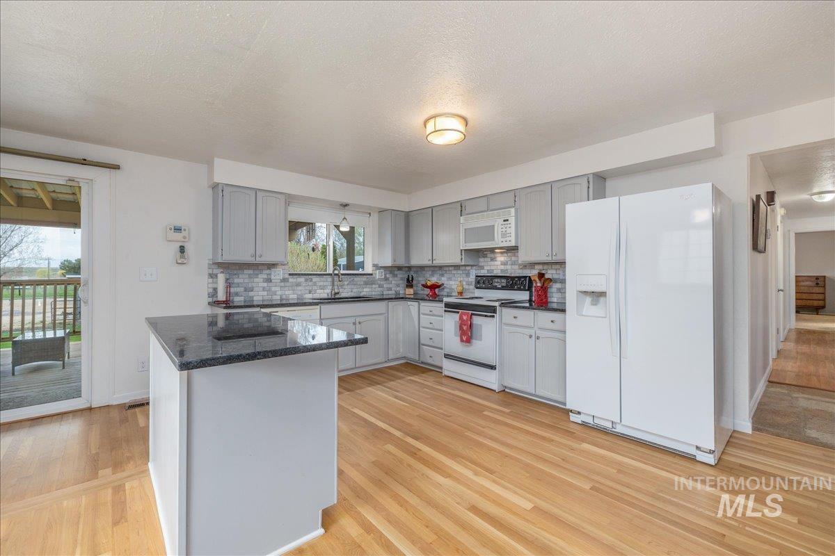 7419 S Greenacres Dr., Boise, Idaho 83609, 3 Bedrooms, 2 Bathrooms, Residential For Sale, Price $674,900, 98980614