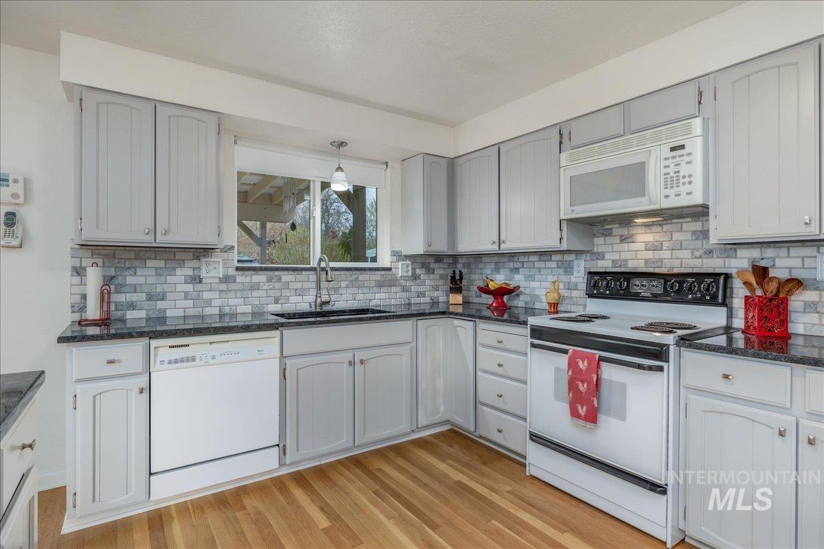 7419 S Greenacres Dr., Boise, Idaho 83609, 3 Bedrooms, 2 Bathrooms, Residential For Sale, Price $674,900, 98980614