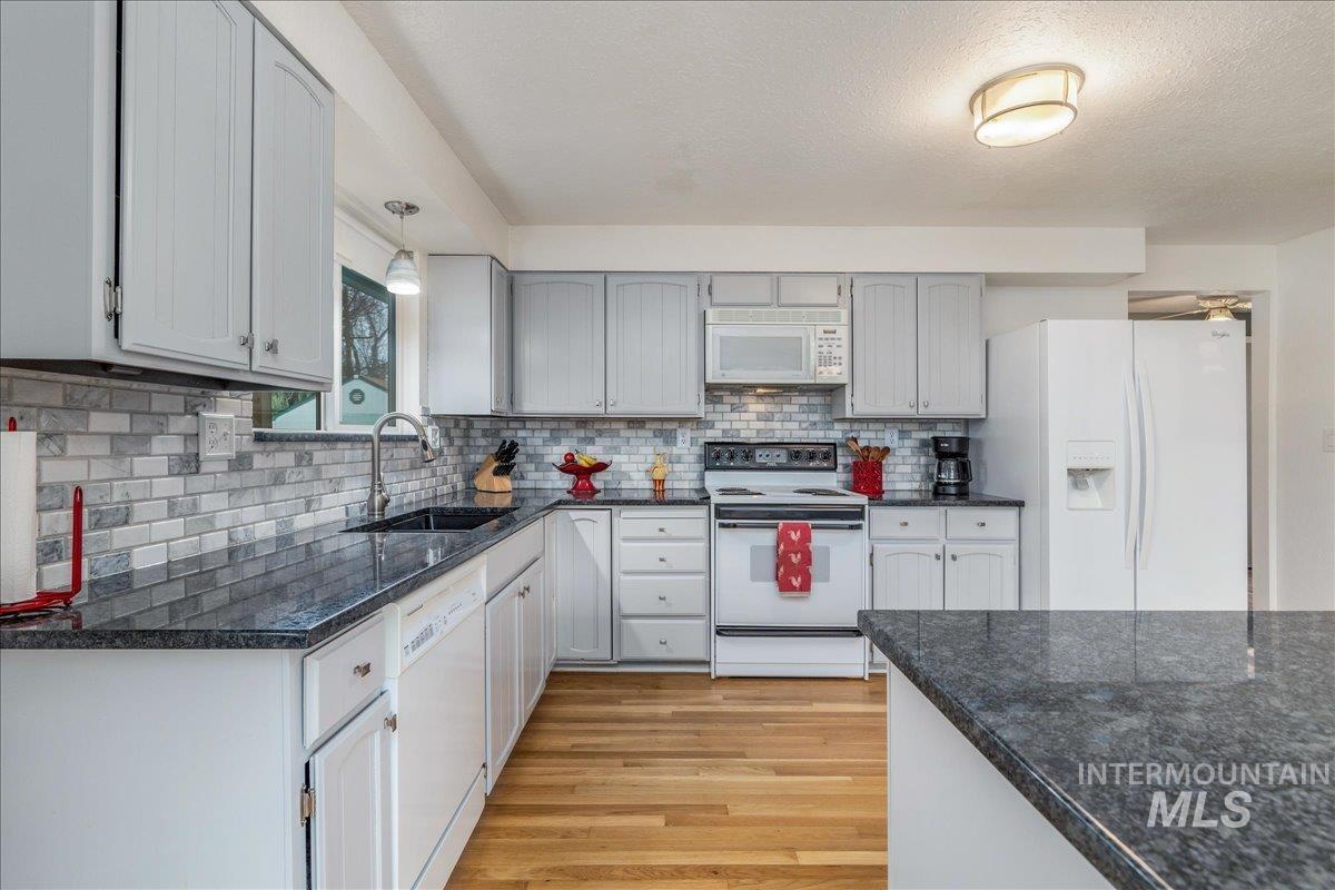 7419 S Greenacres Dr., Boise, Idaho 83609, 3 Bedrooms, 2 Bathrooms, Residential For Sale, Price $674,900, 98980614