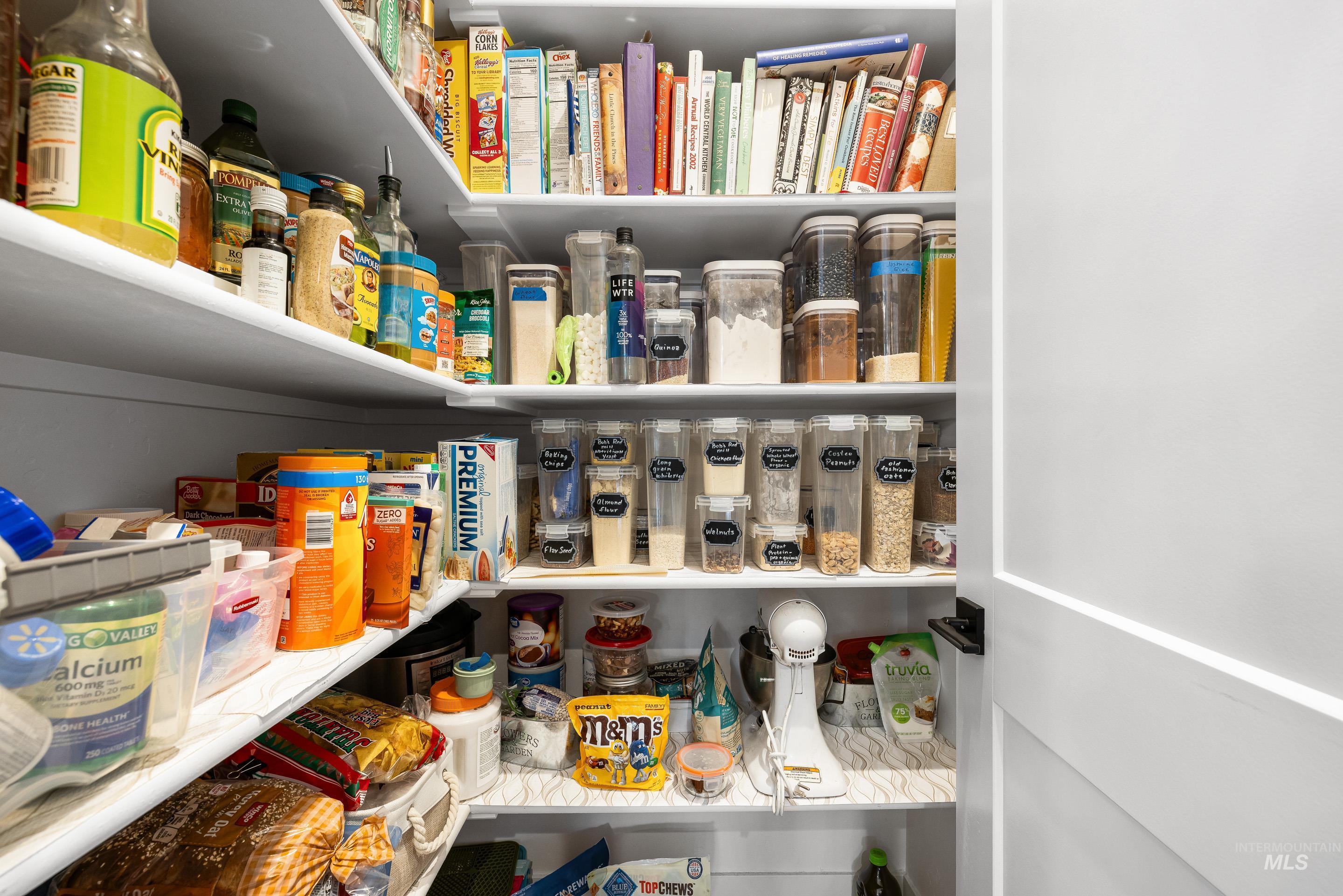 10418 W Shields Ave, Garden City, Idaho 83714, 3 Bedrooms, 2.5 Bathrooms, Residential For Sale, Price $599,900,MLS 98980615