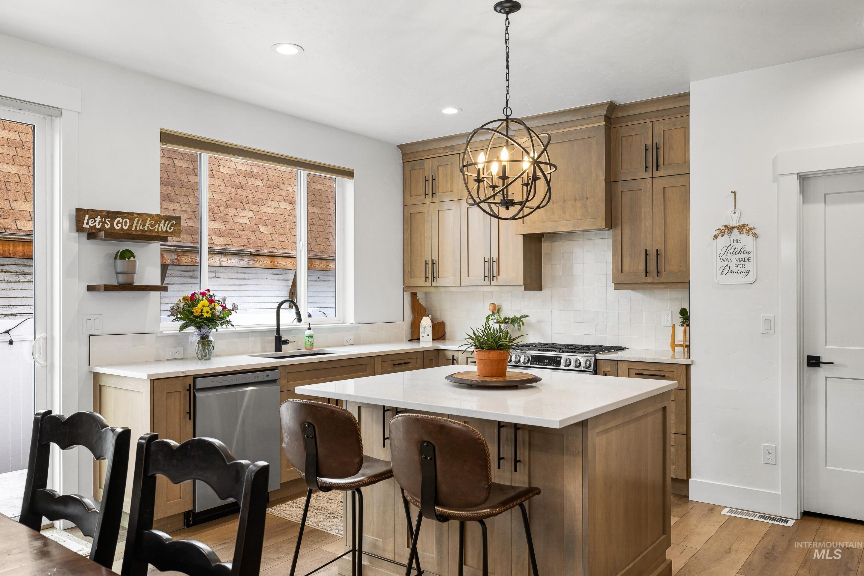 10418 W Shields Ave, Garden City, Idaho 83714, 3 Bedrooms, 2.5 Bathrooms, Residential For Sale, Price $599,900,MLS 98980615