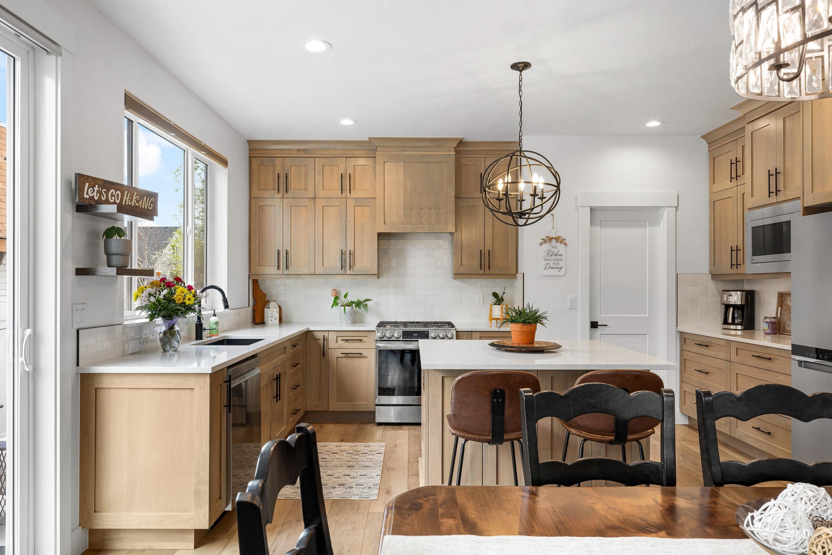 10418 W Shields Ave, Garden City, Idaho 83714, 3 Bedrooms, 2.5 Bathrooms, Residential For Sale, Price $599,900,MLS 98980615