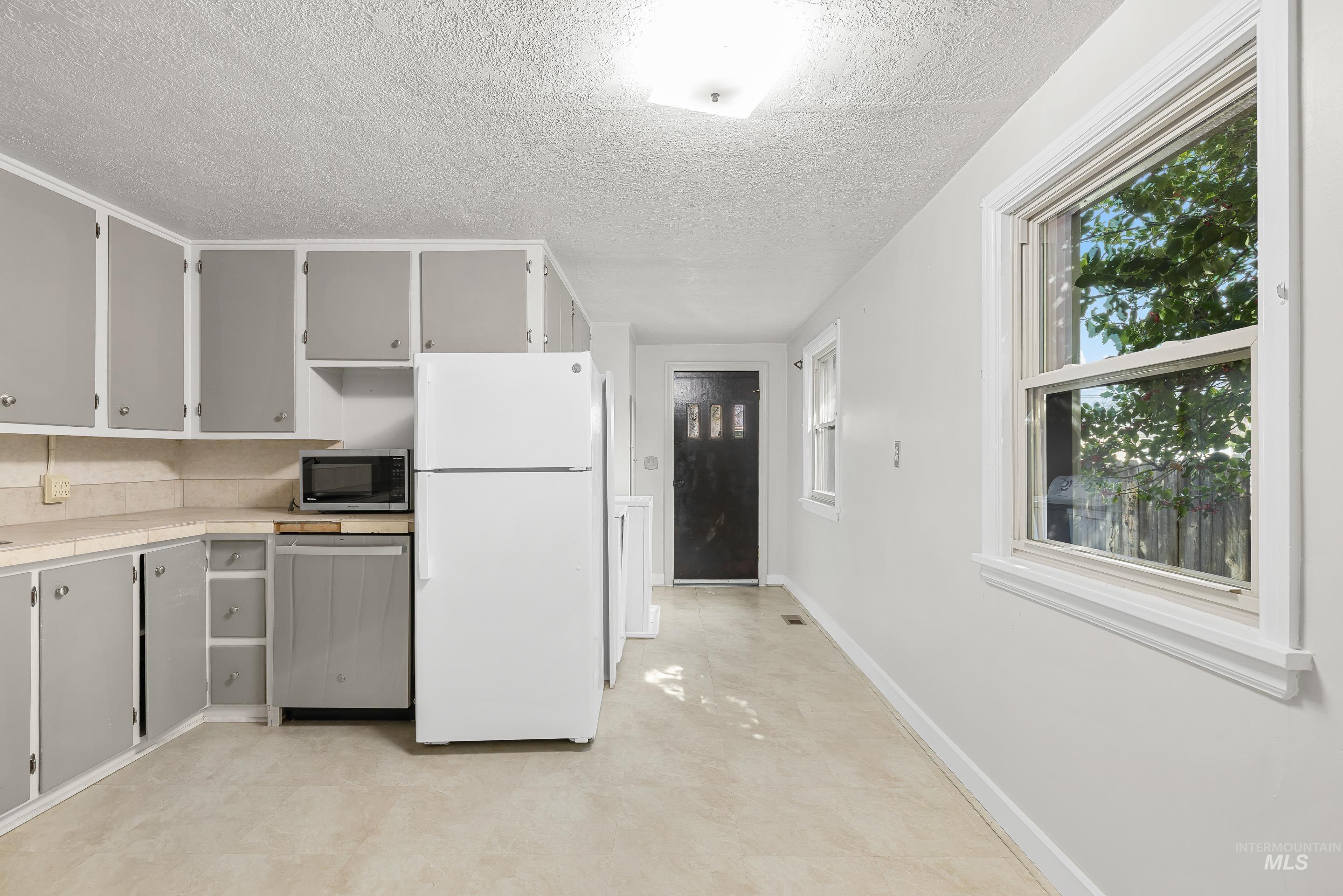 1106 S Longmont Ave, Boise, Idaho 83706, 2 Bedrooms, 1 Bathroom, Residential For Sale, Price $399,900,MLS 98980616