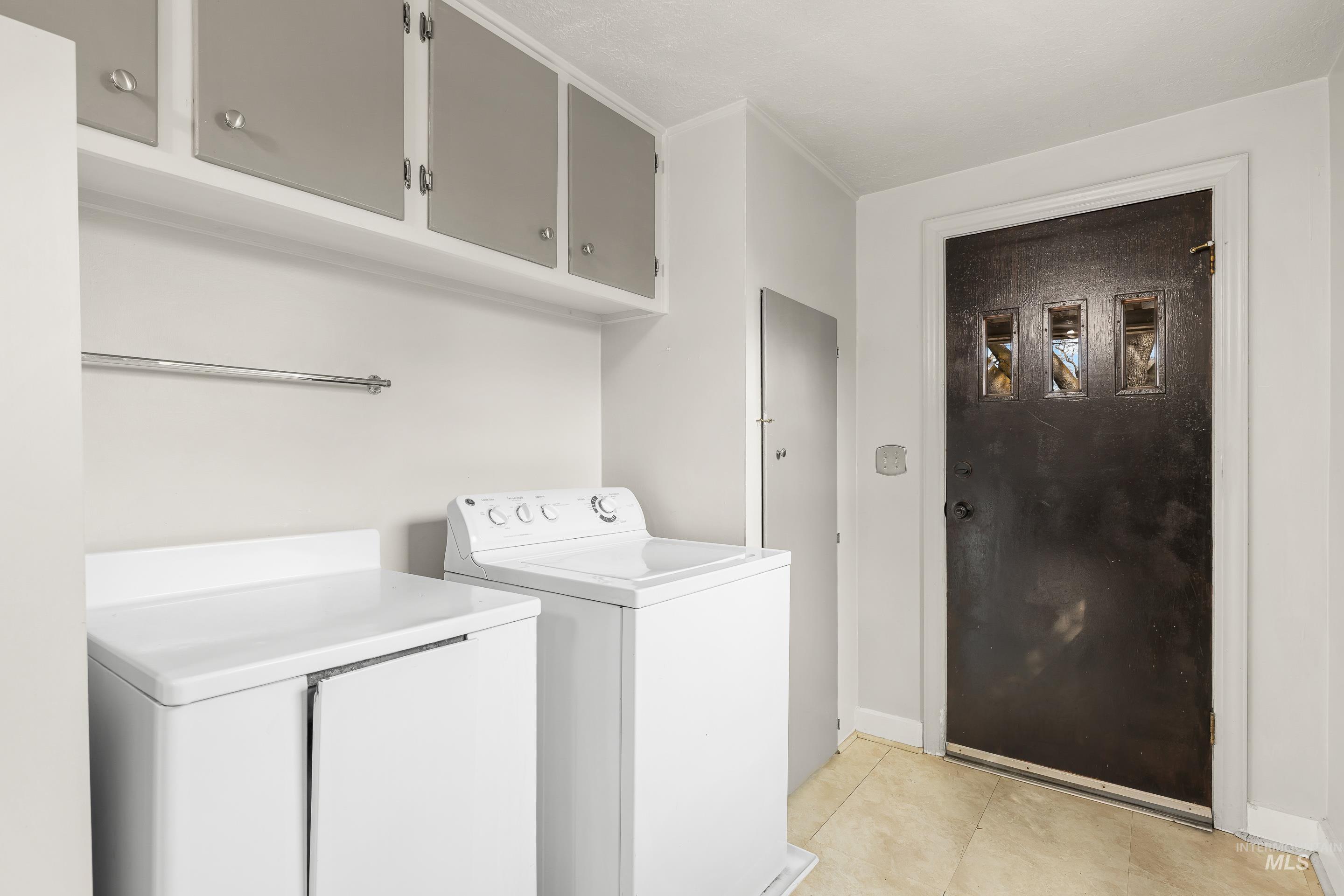 1106 S Longmont Ave, Boise, Idaho 83706, 2 Bedrooms, 1 Bathroom, Residential For Sale, Price $399,900,MLS 98980616