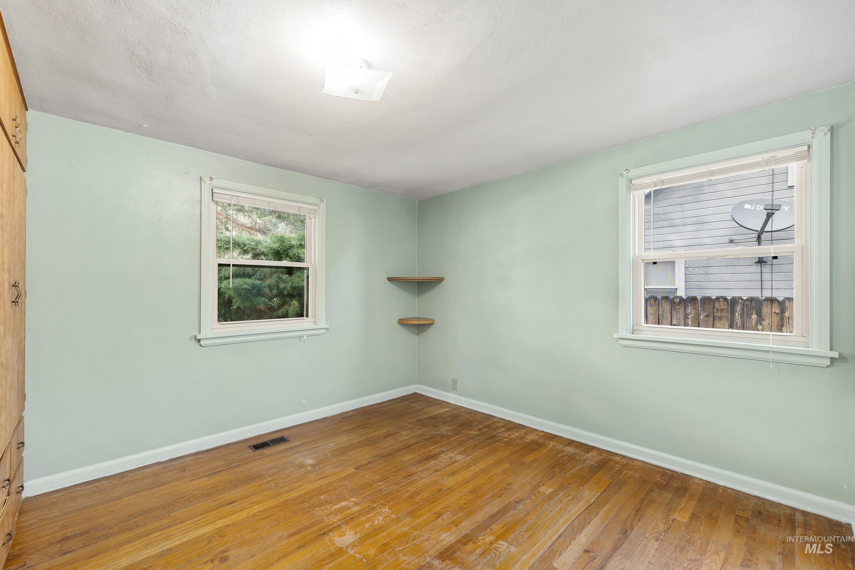 1106 S Longmont Ave, Boise, Idaho 83706, 2 Bedrooms, 1 Bathroom, Residential For Sale, Price $399,900,MLS 98980616