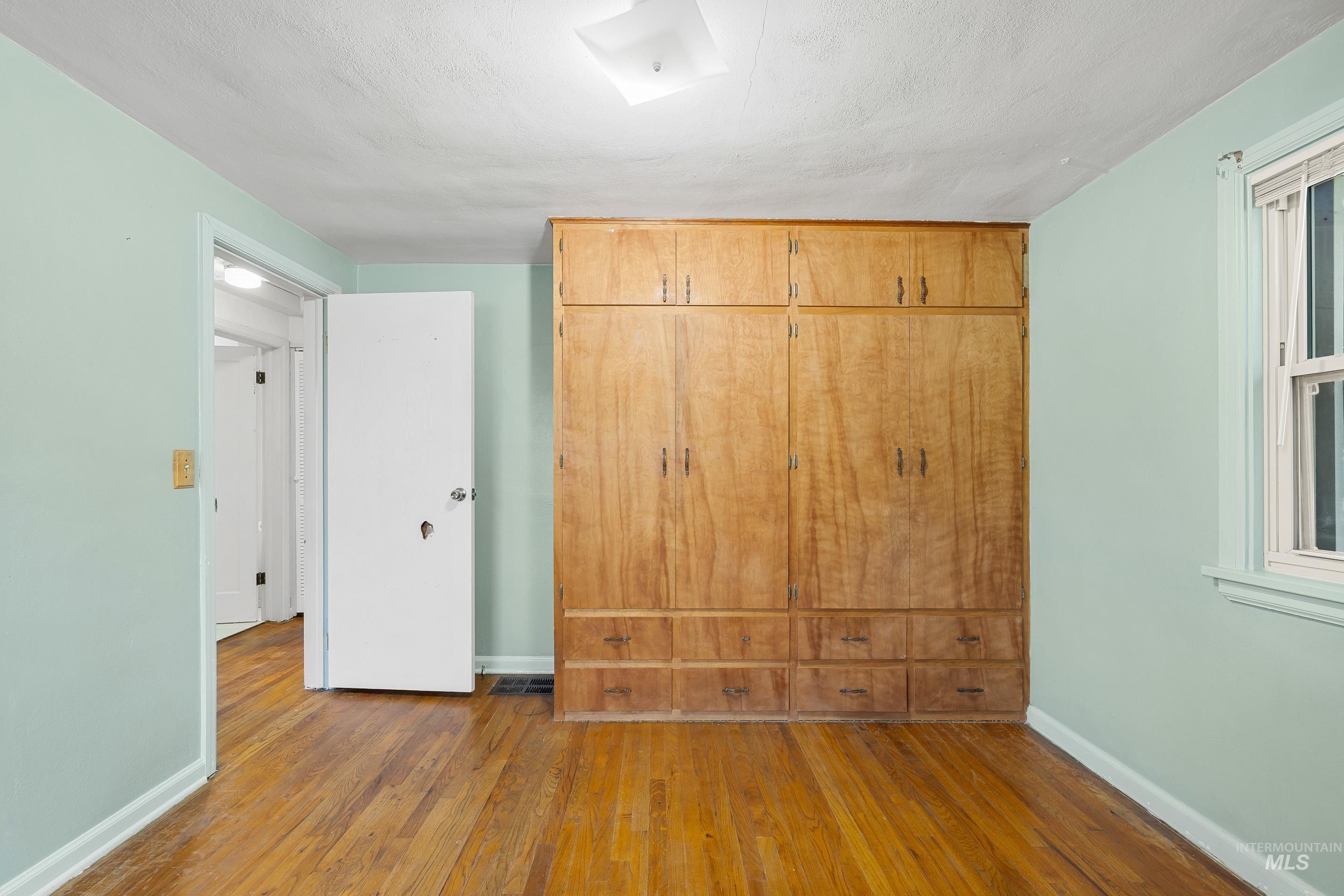 1106 S Longmont Ave, Boise, Idaho 83706, 2 Bedrooms, 1 Bathroom, Residential For Sale, Price $399,900,MLS 98980616