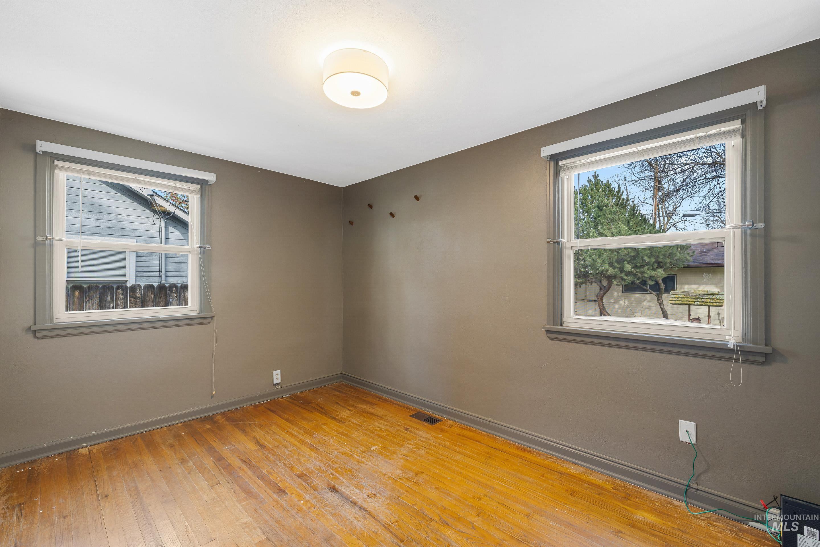 1106 S Longmont Ave, Boise, Idaho 83706, 2 Bedrooms, 1 Bathroom, Residential For Sale, Price $399,900,MLS 98980616