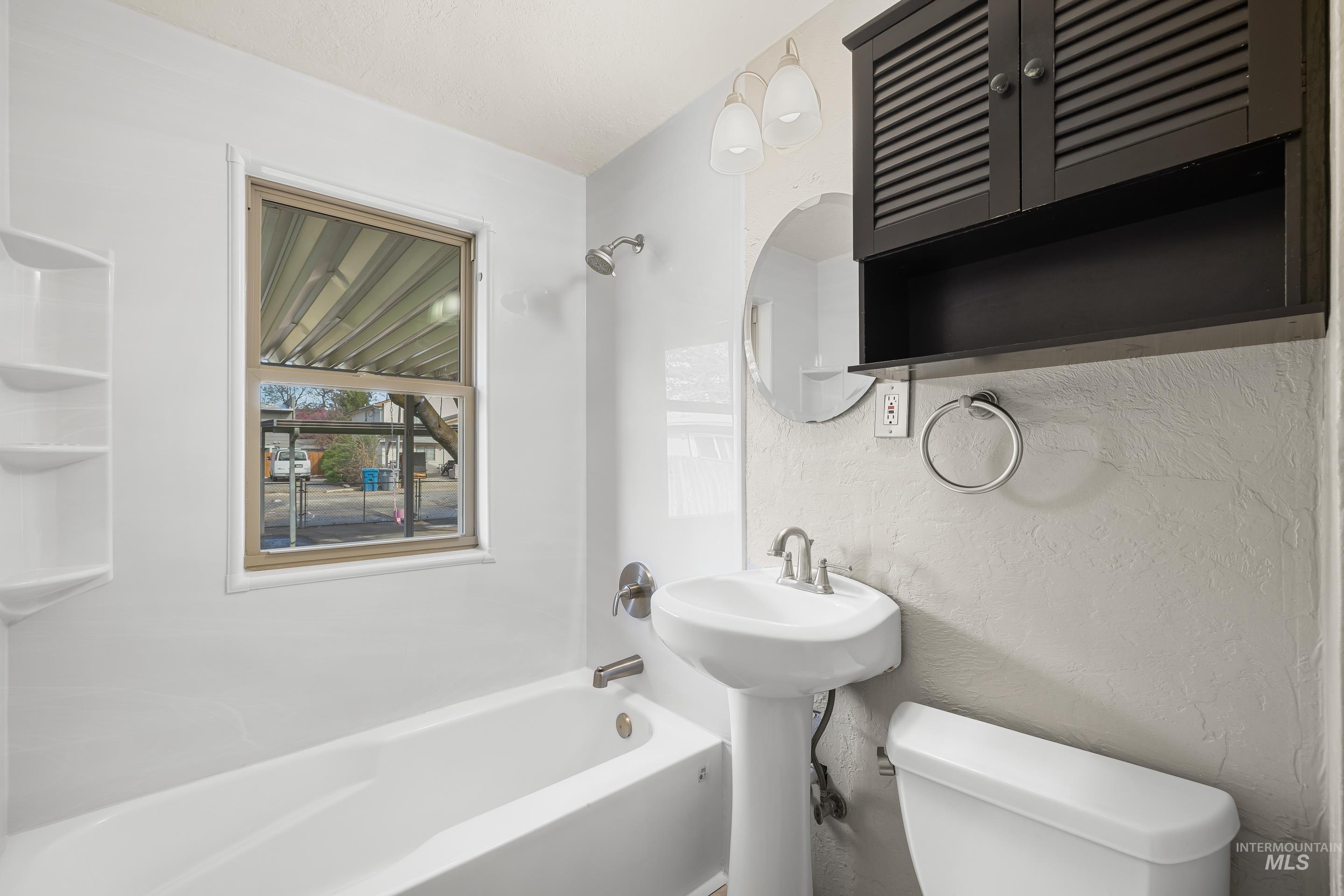 1106 S Longmont Ave, Boise, Idaho 83706, 2 Bedrooms, 1 Bathroom, Residential For Sale, Price $399,900,MLS 98980616