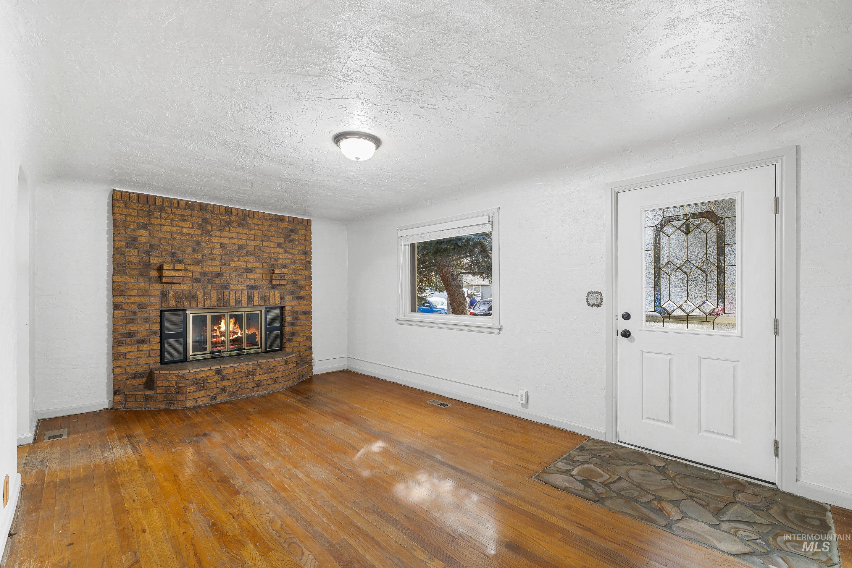 1106 S Longmont Ave, Boise, Idaho 83706, 2 Bedrooms, 1 Bathroom, Residential For Sale, Price $399,900,MLS 98980616