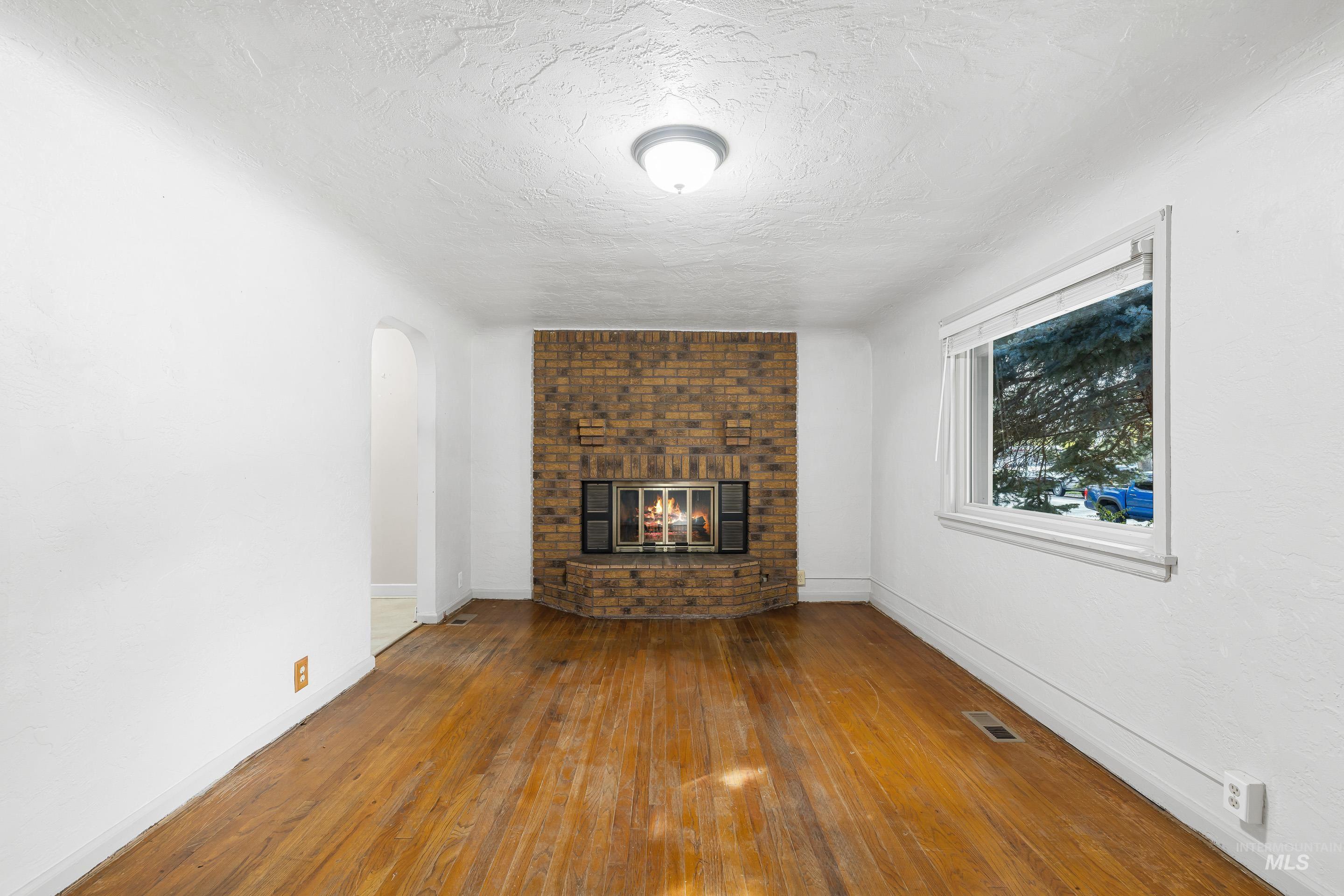 1106 S Longmont Ave, Boise, Idaho 83706, 2 Bedrooms, 1 Bathroom, Residential For Sale, Price $399,900,MLS 98980616