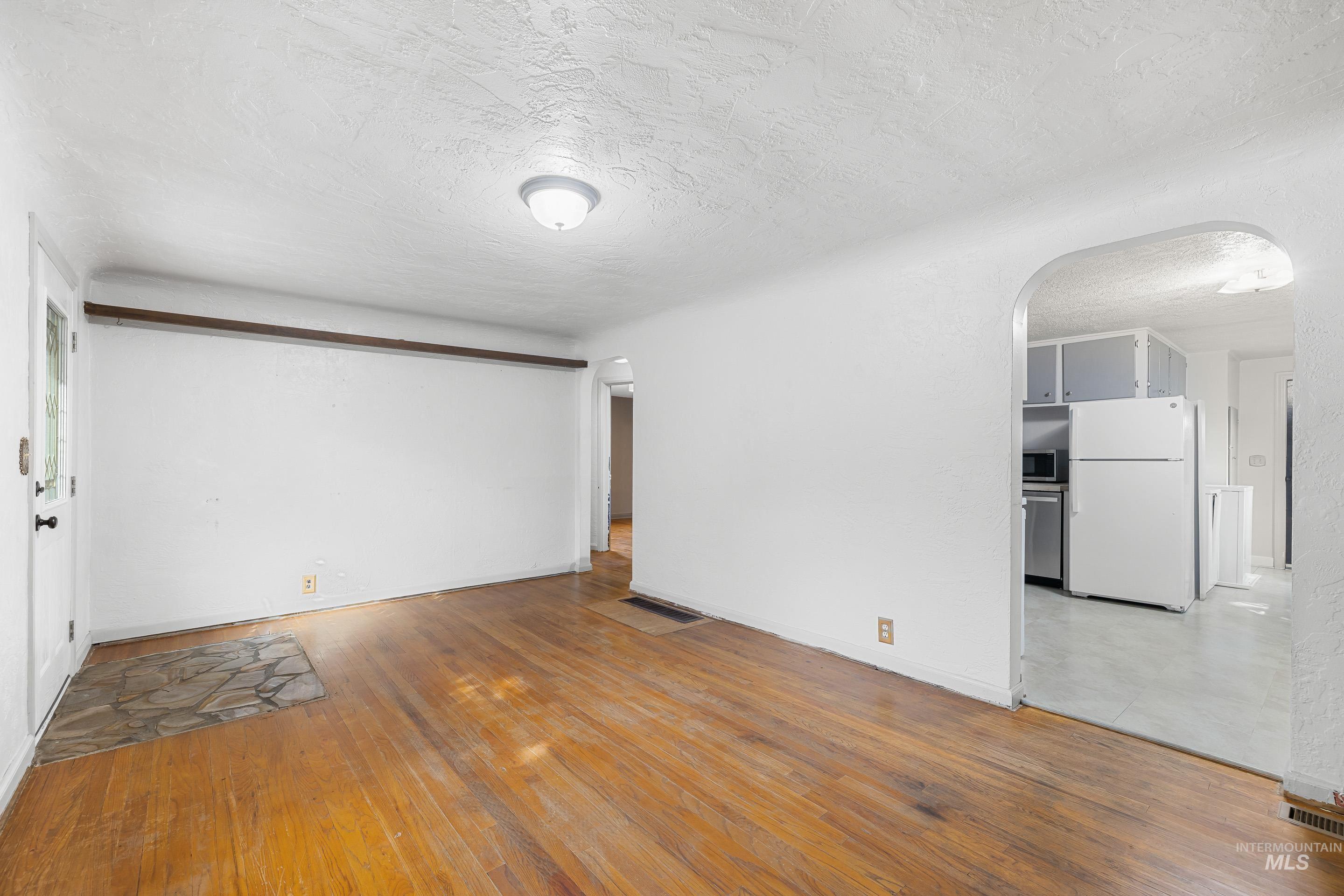 1106 S Longmont Ave, Boise, Idaho 83706, 2 Bedrooms, 1 Bathroom, Residential For Sale, Price $399,900,MLS 98980616