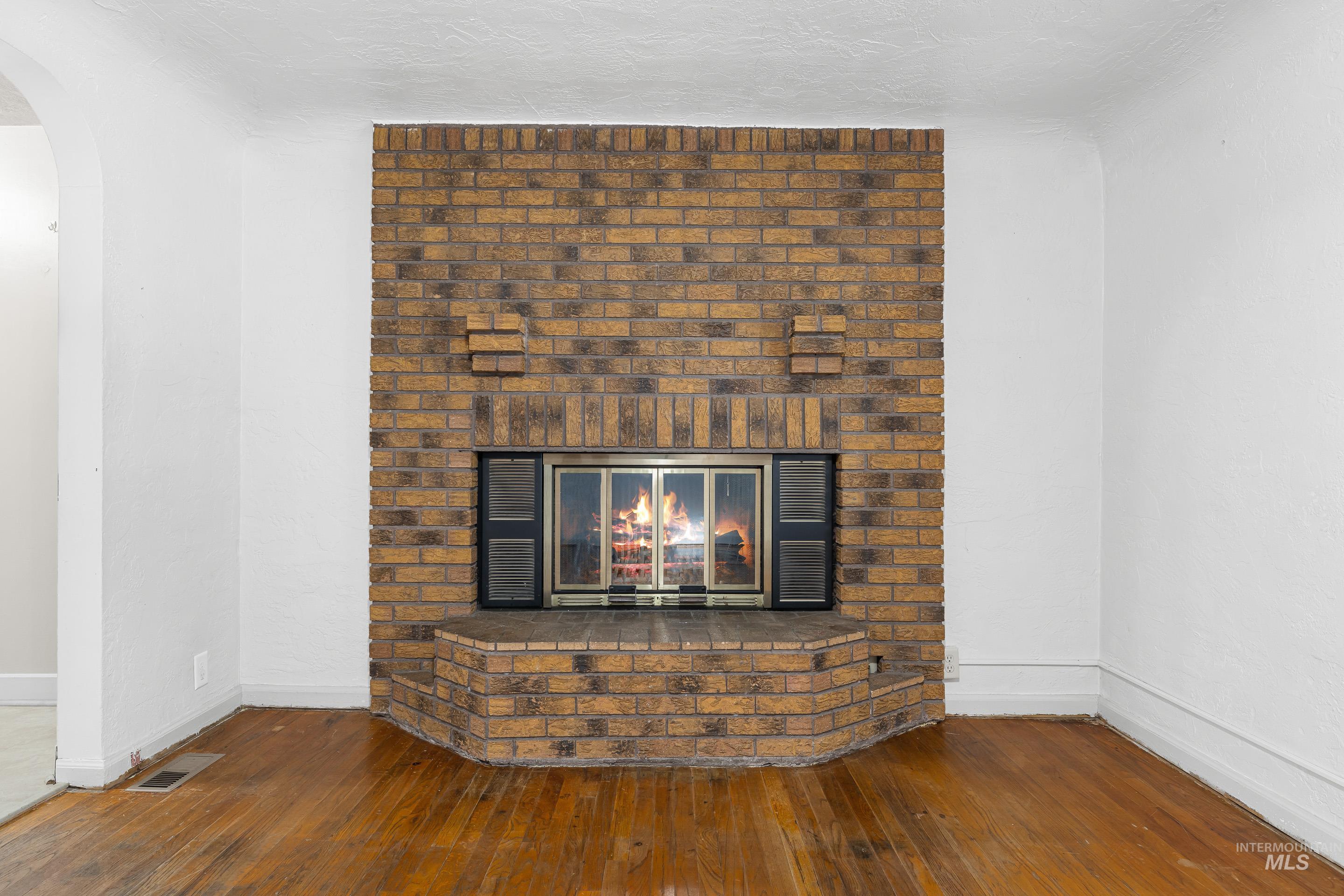 1106 S Longmont Ave, Boise, Idaho 83706, 2 Bedrooms, 1 Bathroom, Residential For Sale, Price $399,900,MLS 98980616