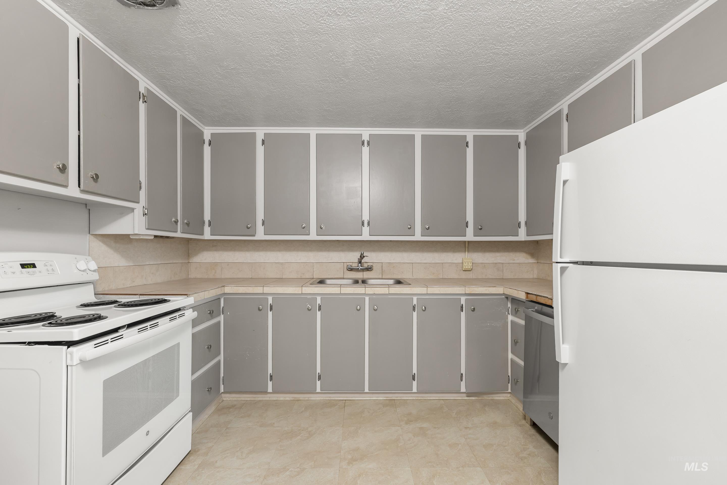 1106 S Longmont Ave, Boise, Idaho 83706, 2 Bedrooms, 1 Bathroom, Residential For Sale, Price $399,900,MLS 98980616