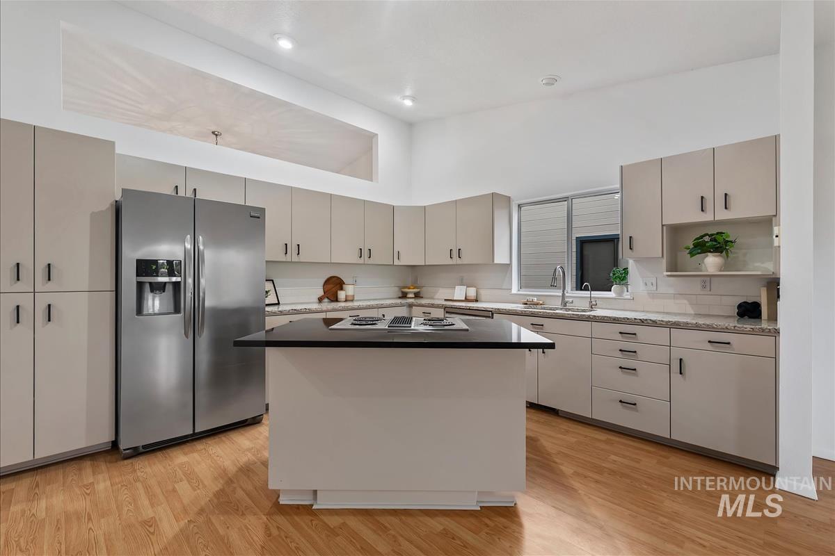 8359 W Willowdale Dr, Garden City, Idaho 83714, 2 Bedrooms, 2.5 Bathrooms, Residential For Sale, Price $499,900, 98980617