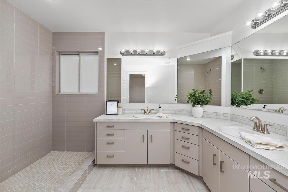 8359 W Willowdale Dr, Garden City, Idaho 83714, 2 Bedrooms, 2.5 Bathrooms, Residential For Sale, Price $499,900, 98980617