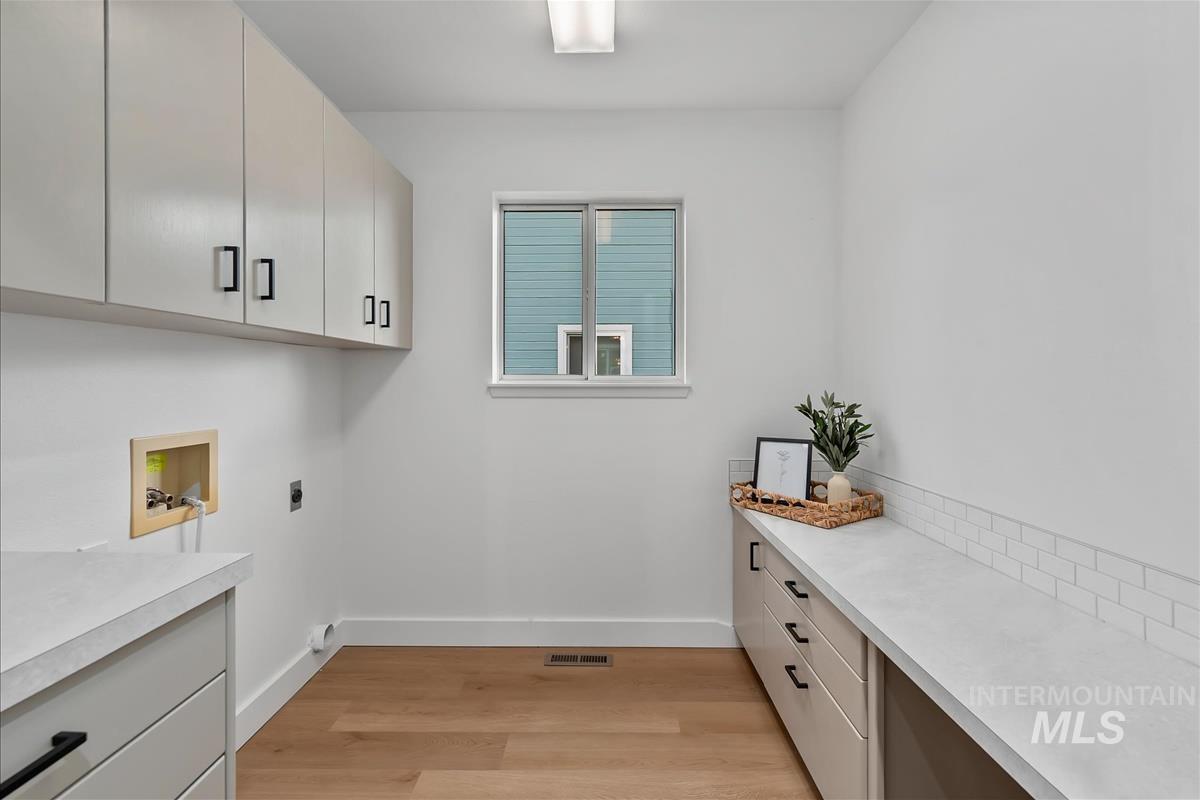 8359 W Willowdale Dr, Garden City, Idaho 83714, 2 Bedrooms, 2.5 Bathrooms, Residential For Sale, Price $499,900, 98980617