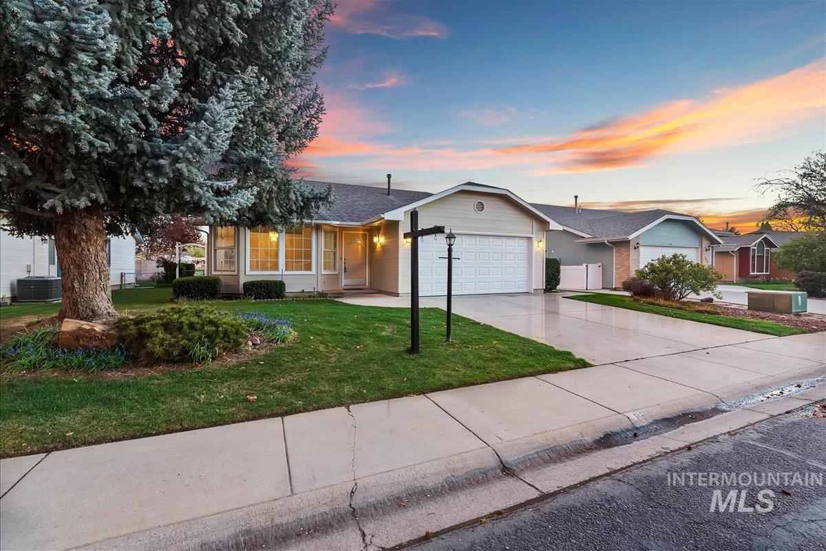 8359 W Willowdale Dr, Garden City, Idaho 83714, 2 Bedrooms, 2.5 Bathrooms, Residential For Sale, Price $499,900, 98980617