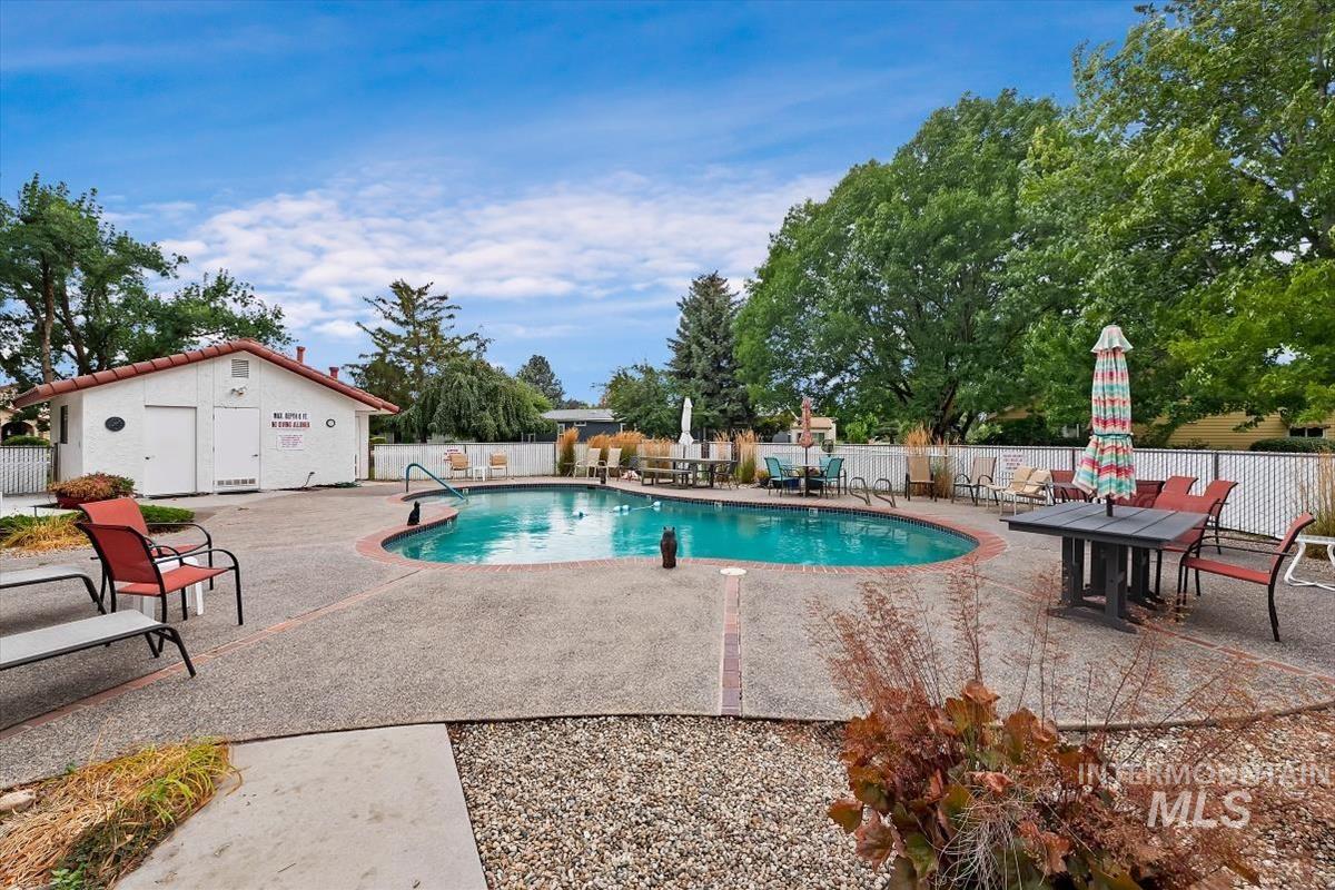 8359 W Willowdale Dr, Garden City, Idaho 83714, 2 Bedrooms, 2.5 Bathrooms, Residential For Sale, Price $499,900, 98980617