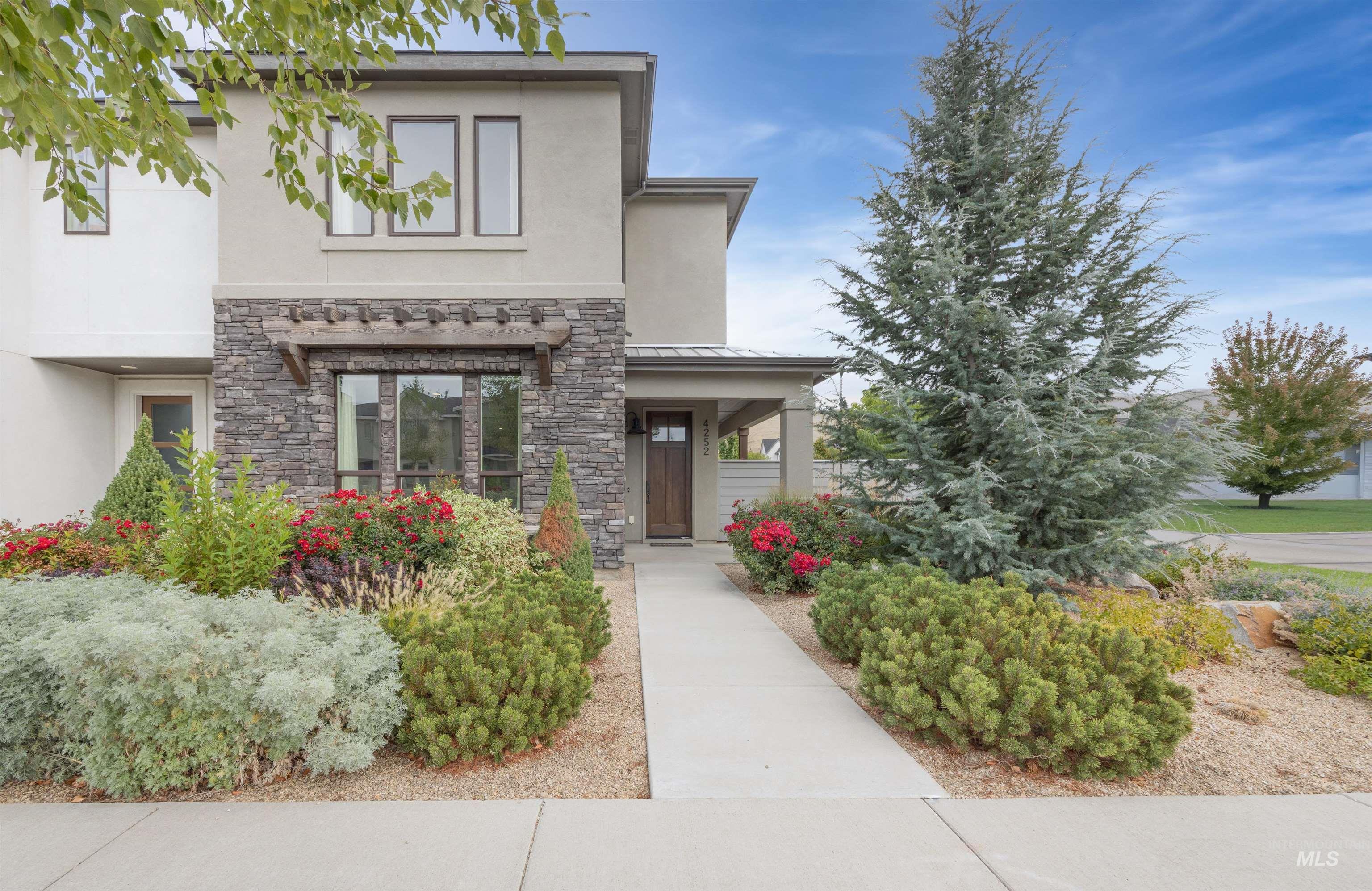 4252 E Parkcenter Blvd, Boise, Idaho 83716, 3 Bedrooms, 2.5 Bathrooms, Residential For Sale, Price $725,000,MLS 98980620