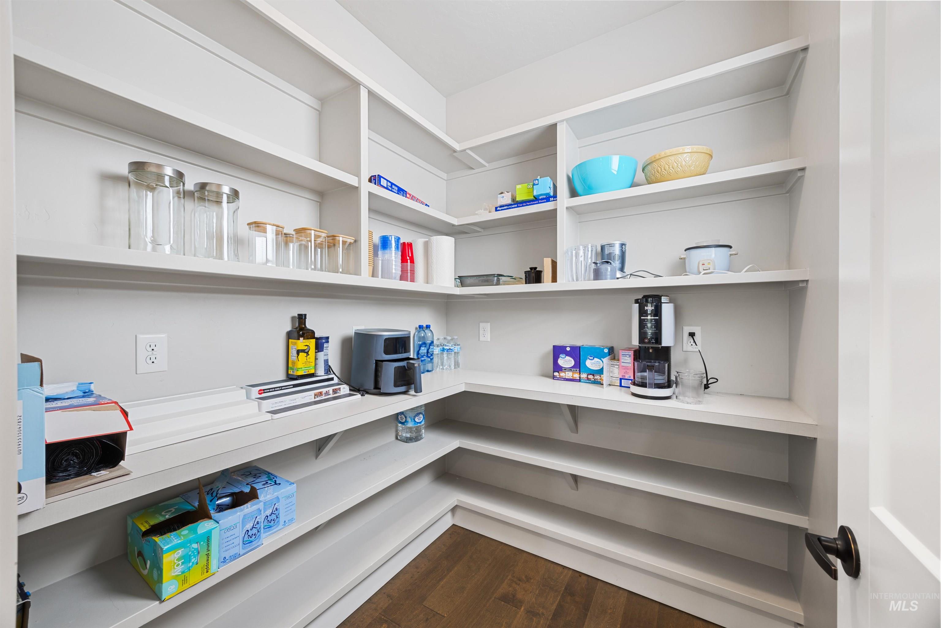 4252 E Parkcenter Blvd, Boise, Idaho 83716, 3 Bedrooms, 2.5 Bathrooms, Residential For Sale, Price $725,000, 98980620