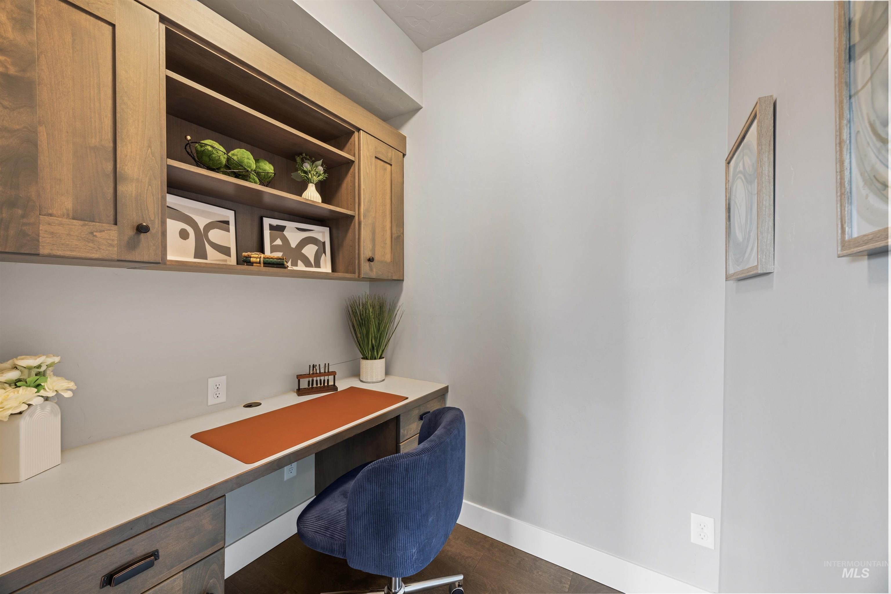 4252 E Parkcenter Blvd, Boise, Idaho 83716, 3 Bedrooms, 2.5 Bathrooms, Residential For Sale, Price $725,000, 98980620