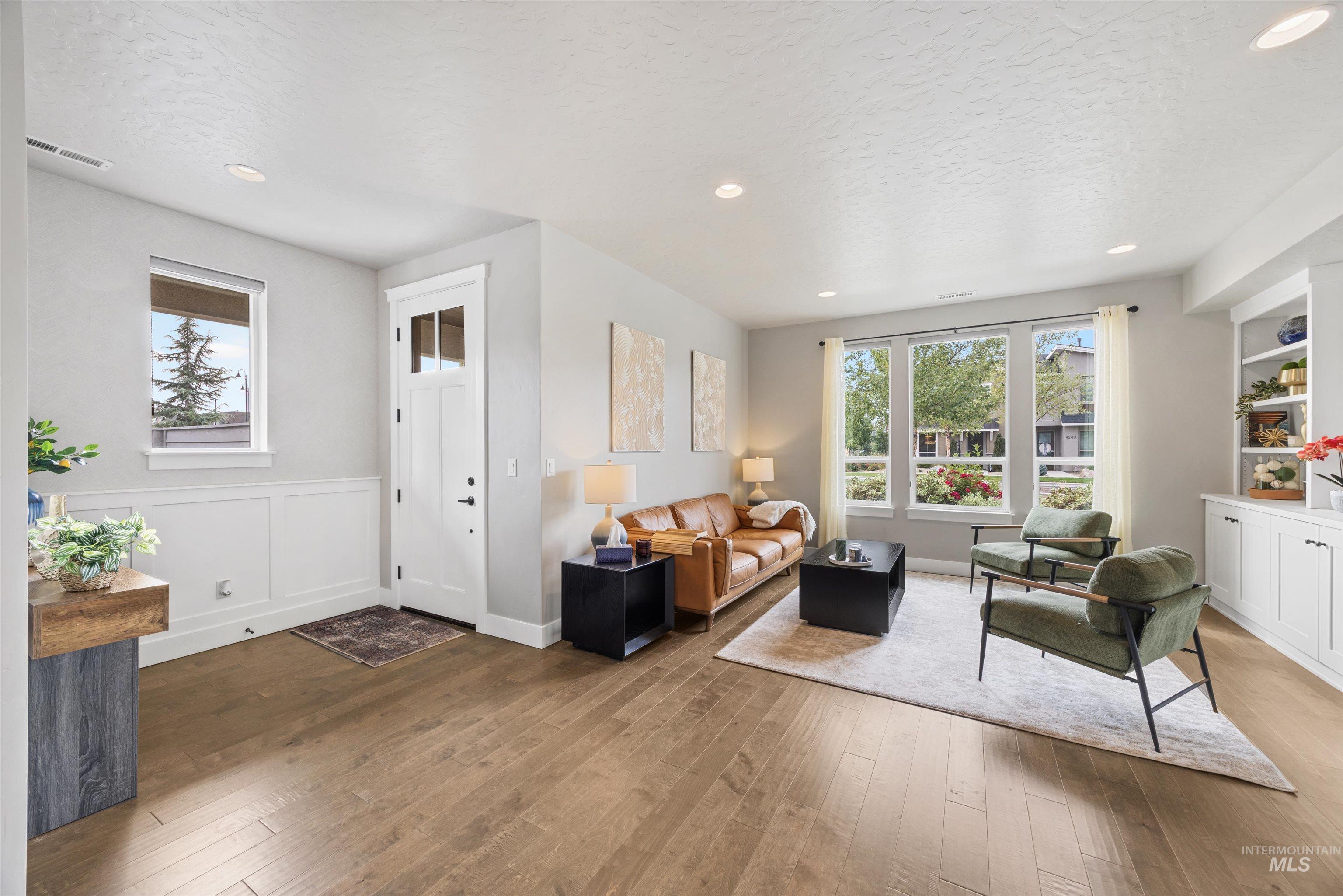 4252 E Parkcenter Blvd, Boise, Idaho 83716, 3 Bedrooms, 2.5 Bathrooms, Residential For Sale, Price $725,000, 98980620