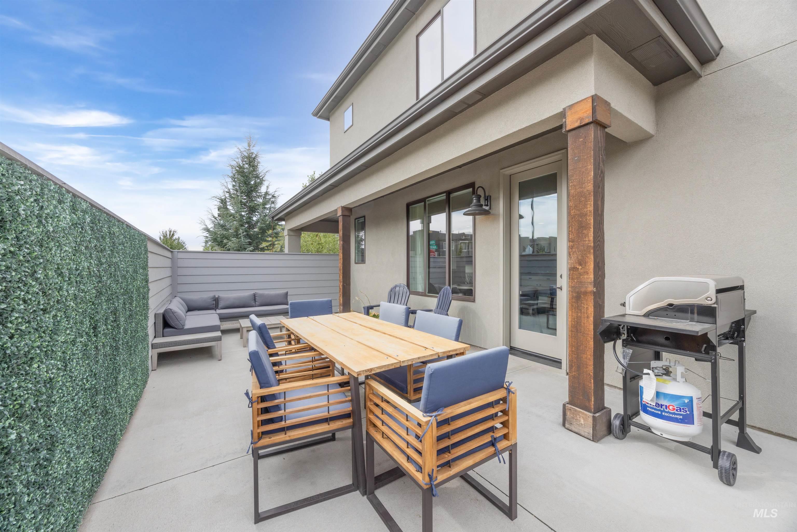 4252 E Parkcenter Blvd, Boise, Idaho 83716, 3 Bedrooms, 2.5 Bathrooms, Residential For Sale, Price $725,000, 98980620