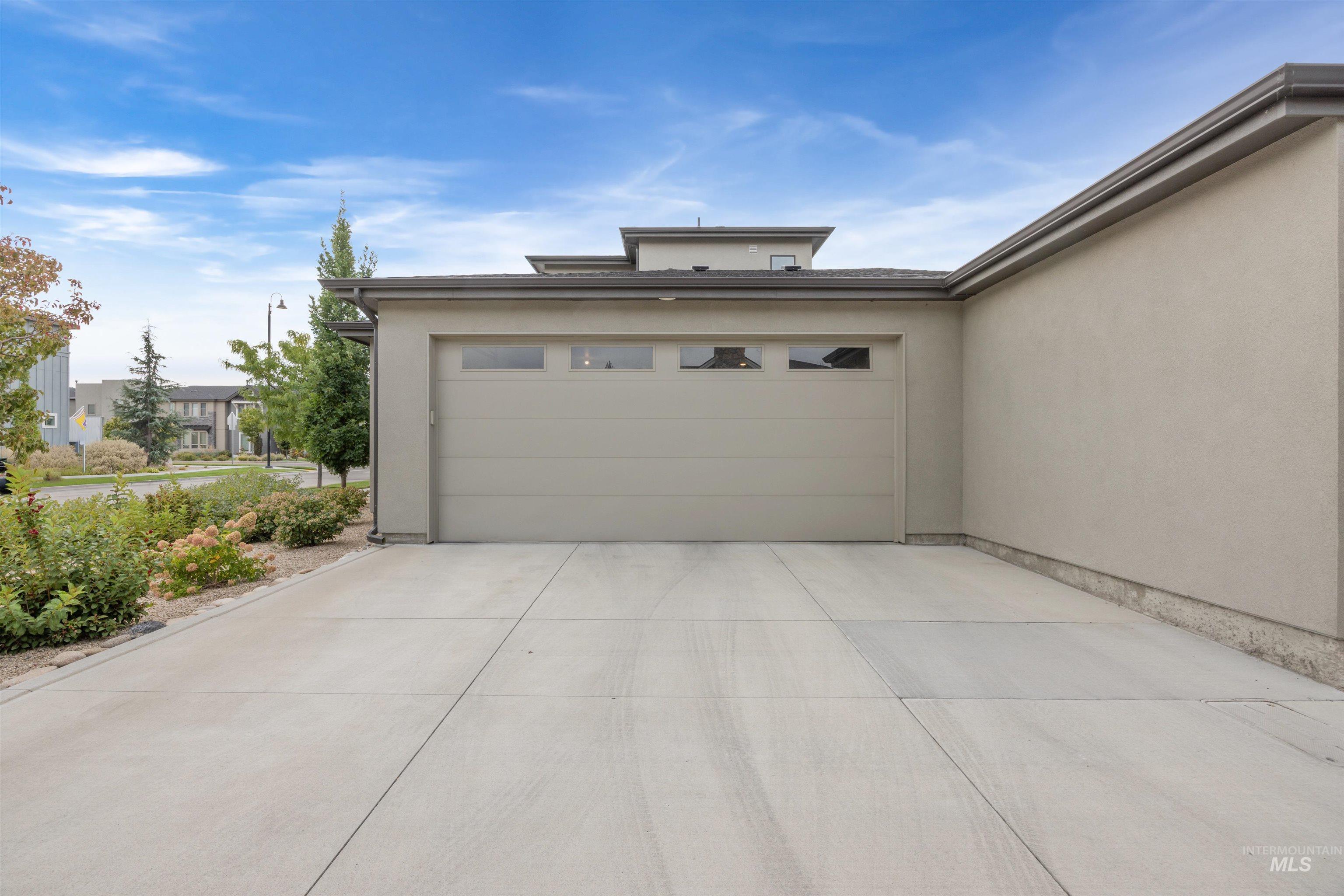 4252 E Parkcenter Blvd, Boise, Idaho 83716, 3 Bedrooms, 2.5 Bathrooms, Residential For Sale, Price $725,000, 98980620