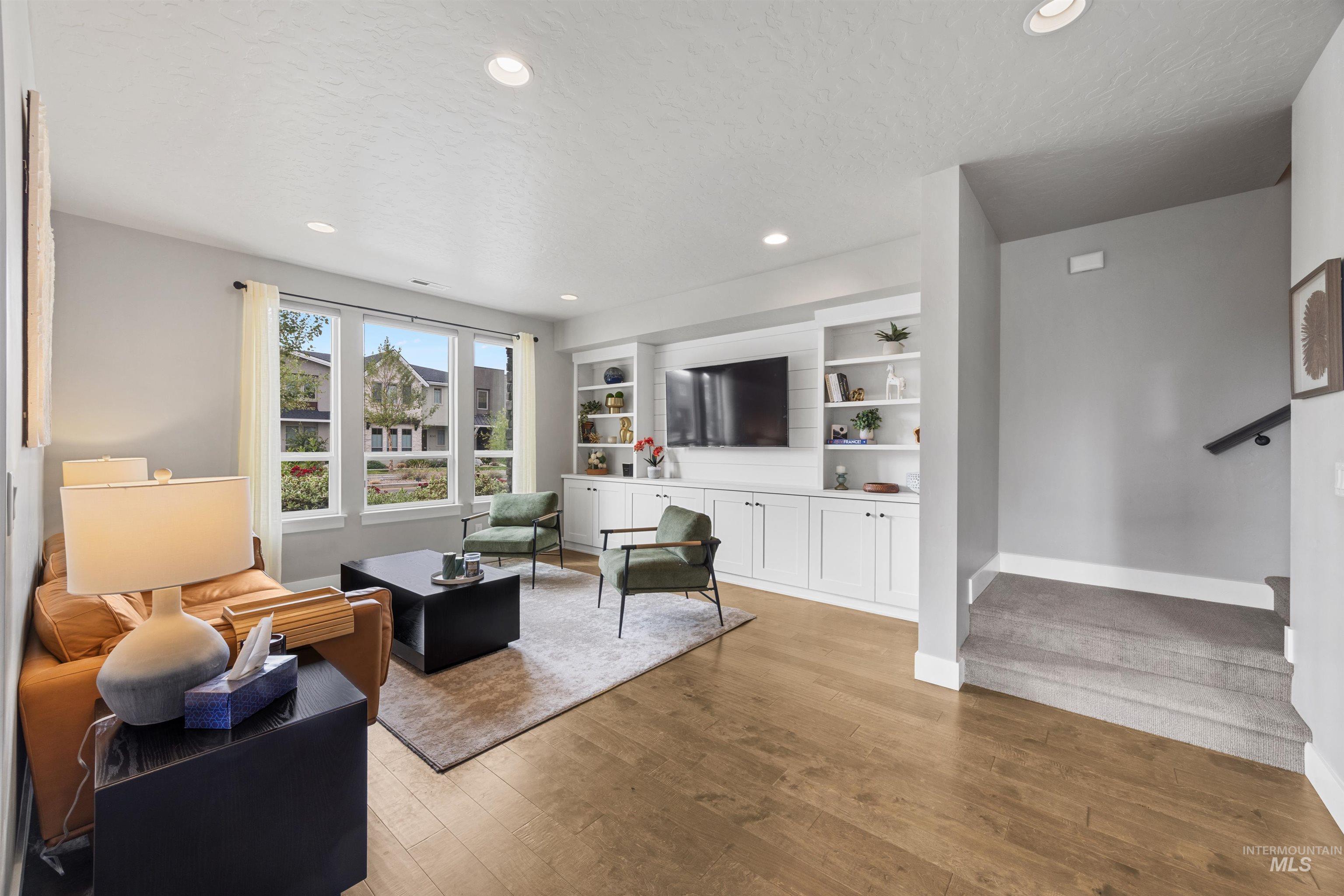 4252 E Parkcenter Blvd, Boise, Idaho 83716, 3 Bedrooms, 2.5 Bathrooms, Residential For Sale, Price $725,000, 98980620