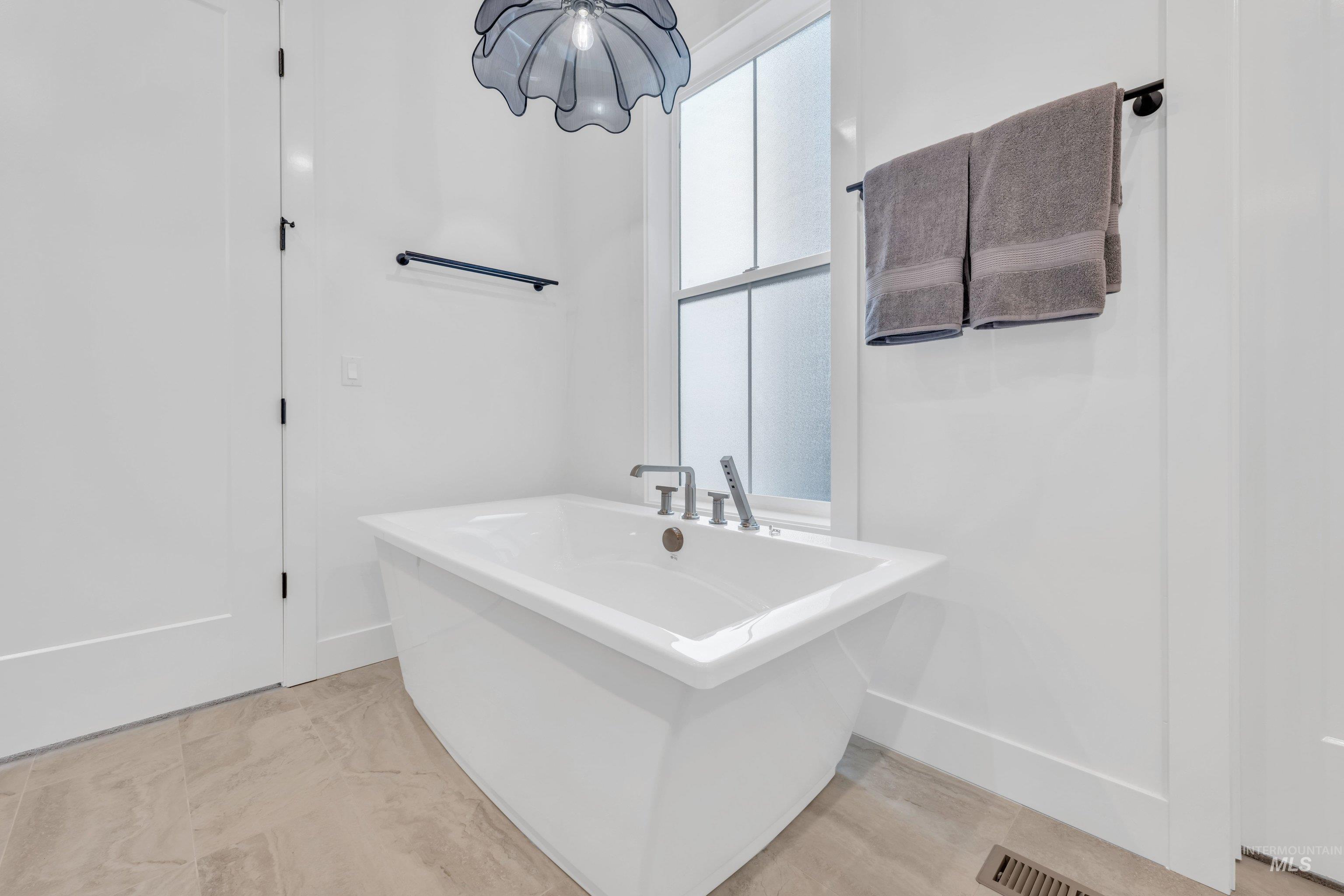 24871 Ardmore Ct, Caldwell, Idaho 83607, 4 Bedrooms, 2.5 Bathrooms, Residential For Sale, Price $1,164,000,MLS 98980624