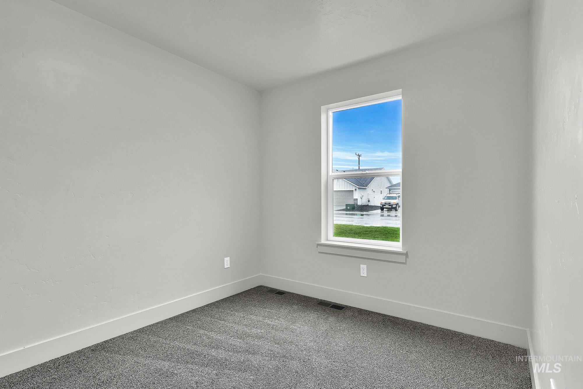 323 N 12th St, Parma, Idaho 83660, 3 Bedrooms, 2 Bathrooms, Residential For Sale, Price $329,999, 98980625