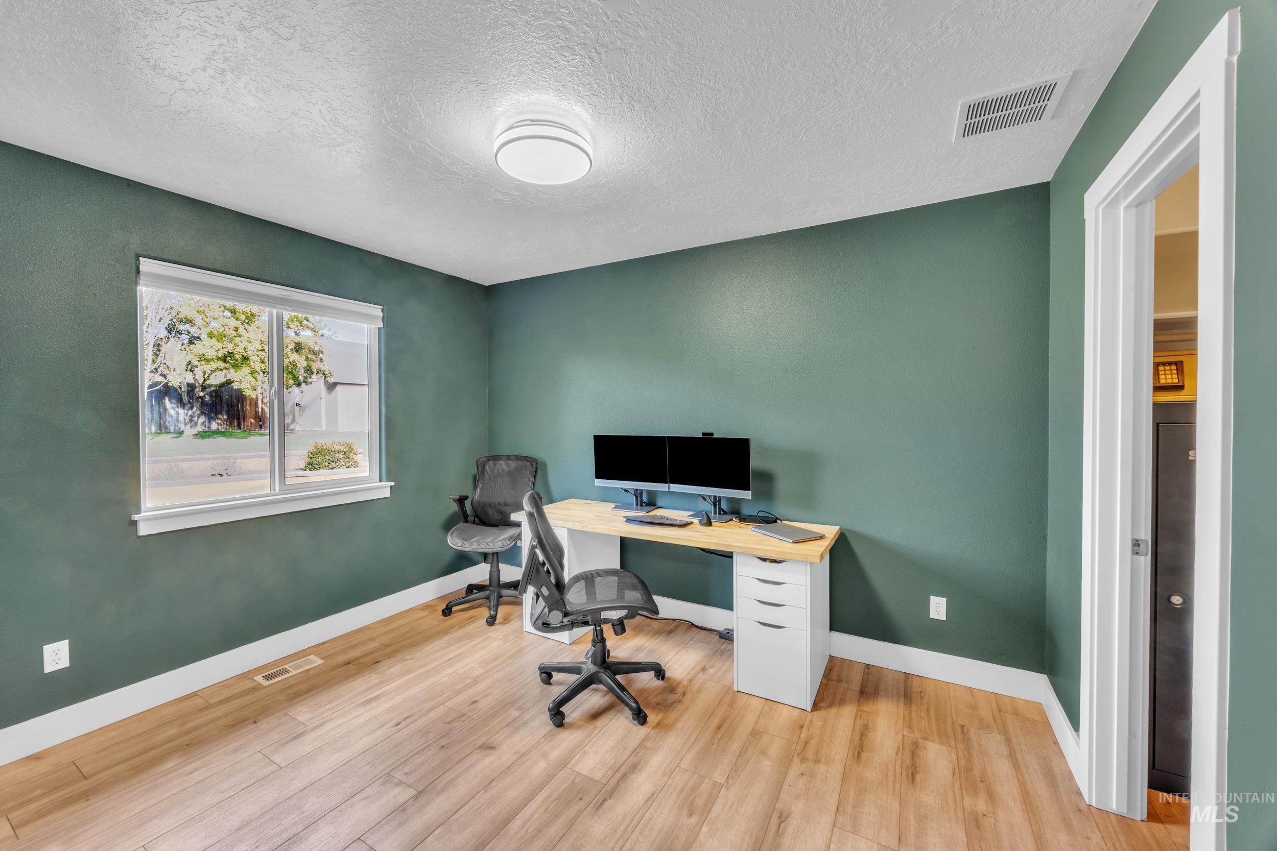 6280 S Solar Way, Boise, Idaho 83709, 4 Bedrooms, 3 Bathrooms, Residential For Sale, Price $559,900, 98980626