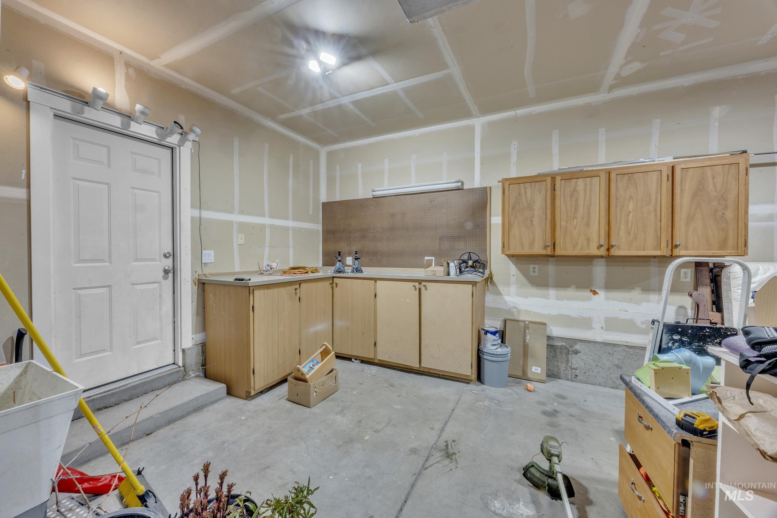 6280 S Solar Way, Boise, Idaho 83709, 4 Bedrooms, 3 Bathrooms, Residential For Sale, Price $559,900, 98980626