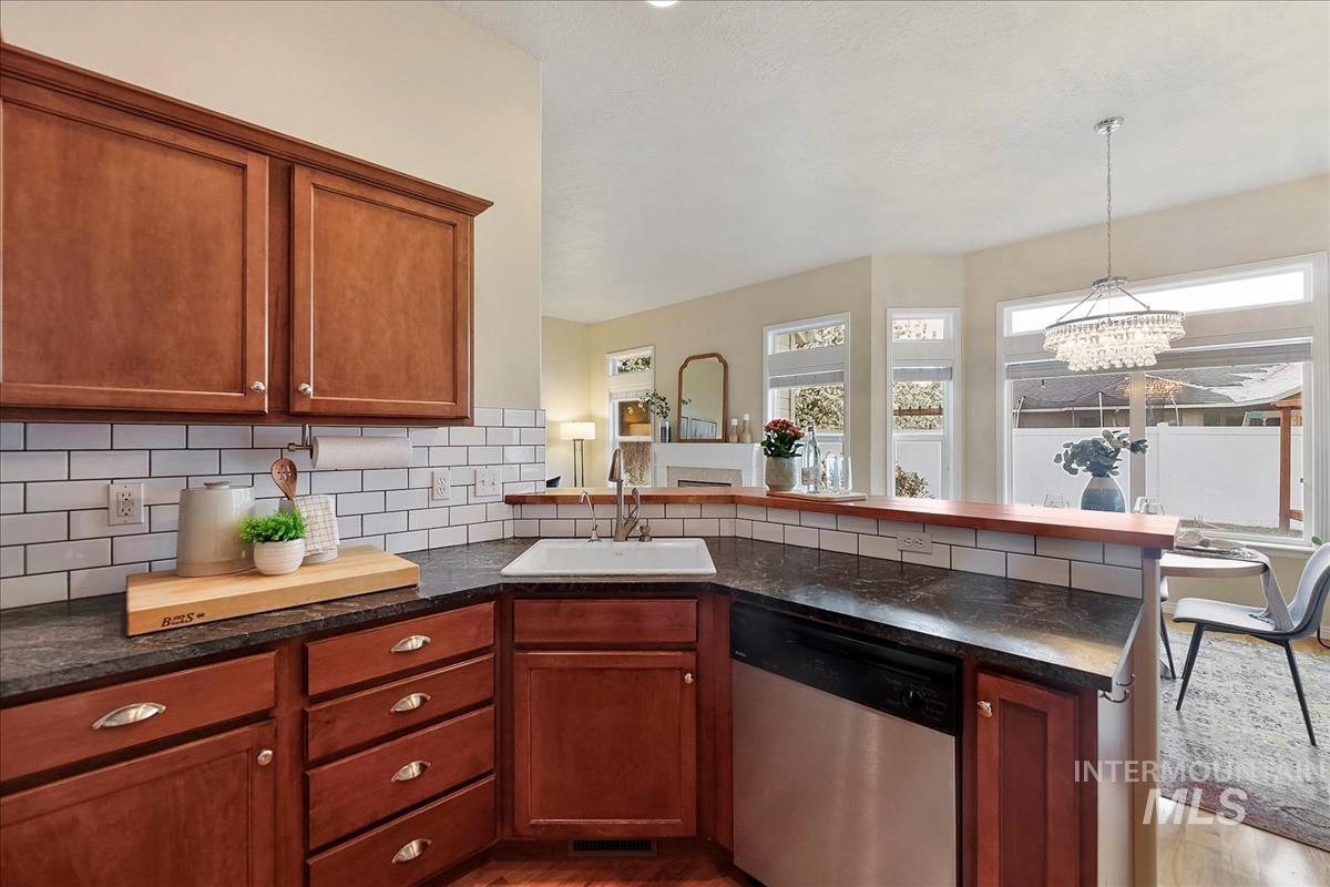 558 N Cardigan Avenue, Star, Idaho 83669, 3 Bedrooms, 2 Bathrooms, Residential For Sale, Price $499,900, 98980629