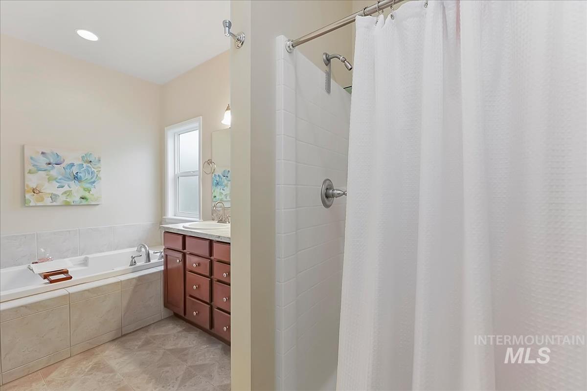 558 N Cardigan Avenue, Star, Idaho 83669, 3 Bedrooms, 2 Bathrooms, Residential For Sale, Price $499,900, 98980629