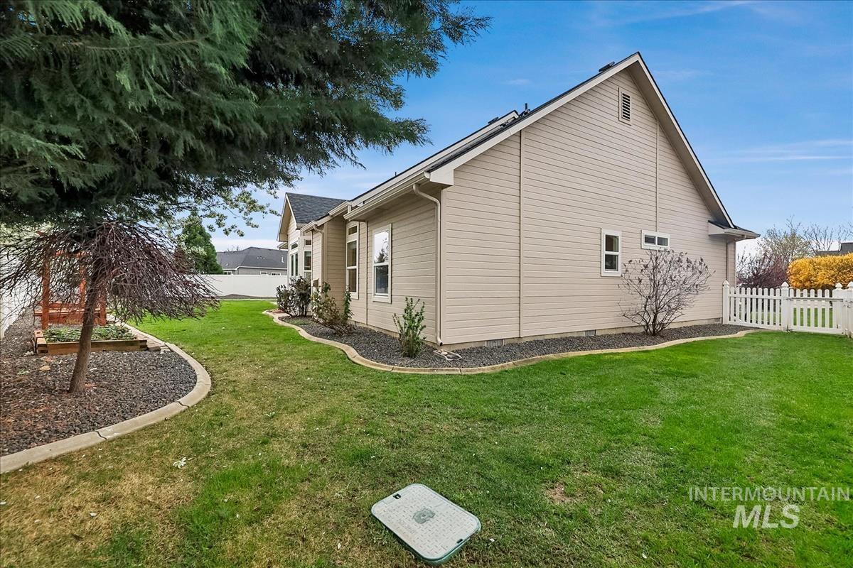 558 N Cardigan Avenue, Star, Idaho 83669, 3 Bedrooms, 2 Bathrooms, Residential For Sale, Price $499,900, 98980629