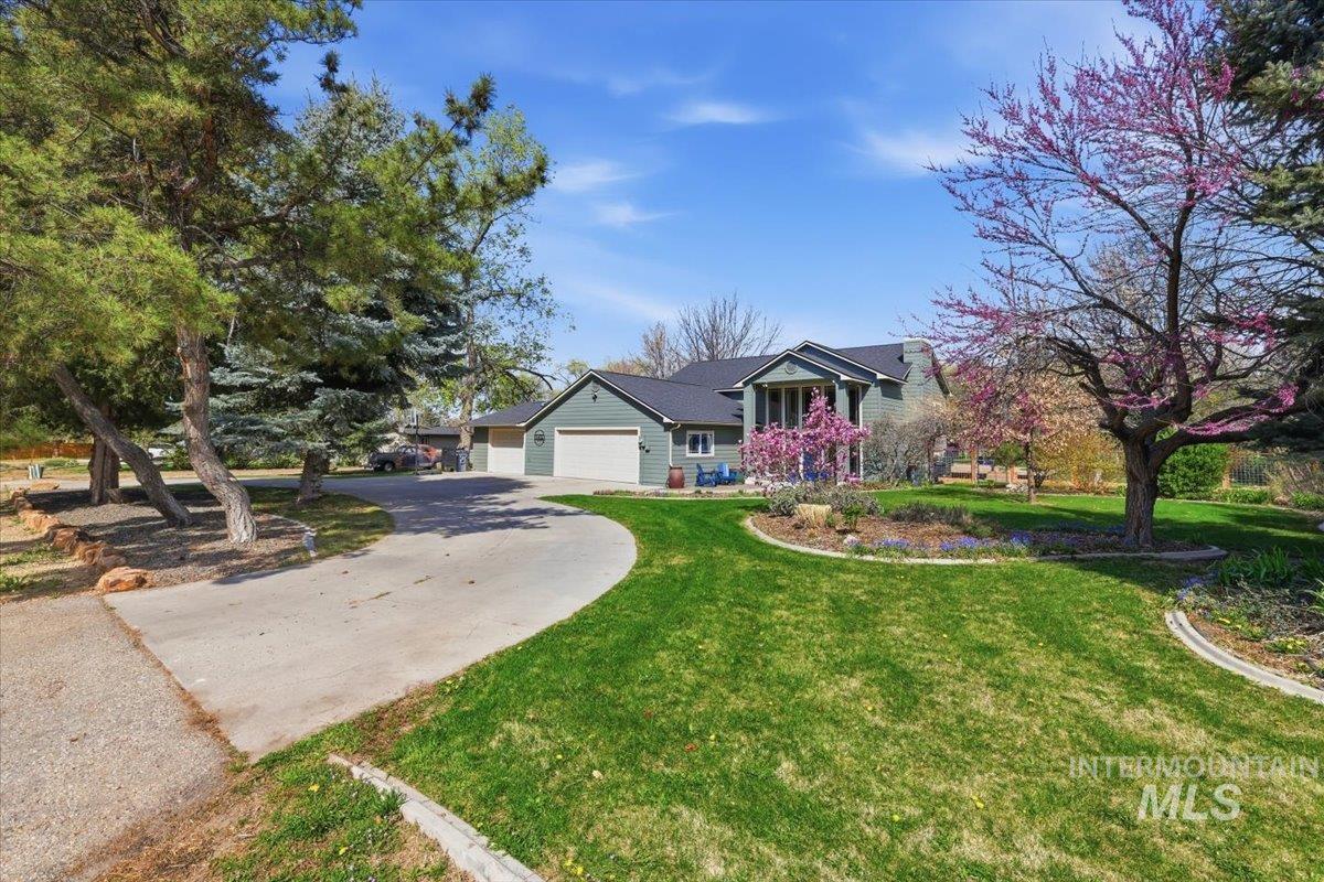 10430 W La Hontan Dr, Boise, Idaho 83709, 4 Bedrooms, 2.5 Bathrooms, Residential For Sale, Price $799,000, 98980630
