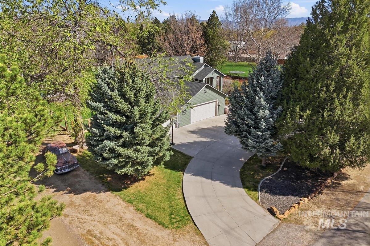 10430 W La Hontan Dr, Boise, Idaho 83709, 4 Bedrooms, 2.5 Bathrooms, Residential For Sale, Price $799,000, 98980630