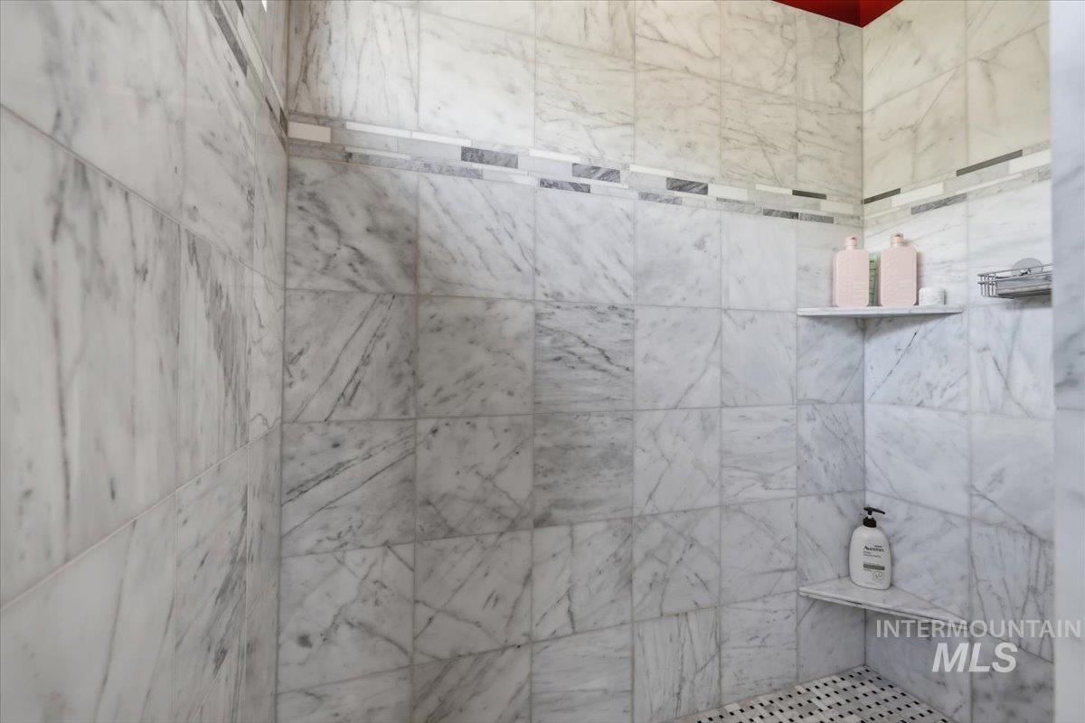 10430 W La Hontan Dr, Boise, Idaho 83709, 4 Bedrooms, 2.5 Bathrooms, Residential For Sale, Price $799,000, 98980630