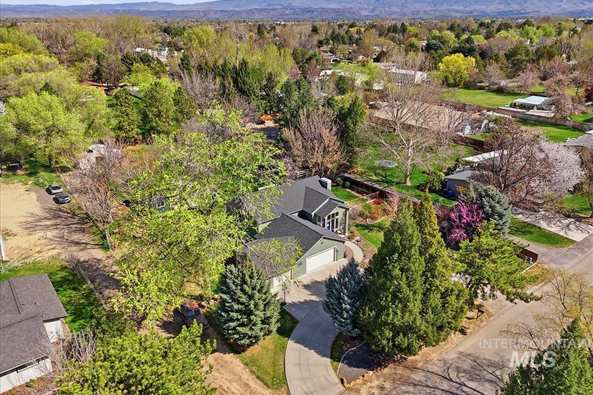 10430 W La Hontan Dr, Boise, Idaho 83709, 4 Bedrooms, 2.5 Bathrooms, Residential For Sale, Price $799,000, 98980630