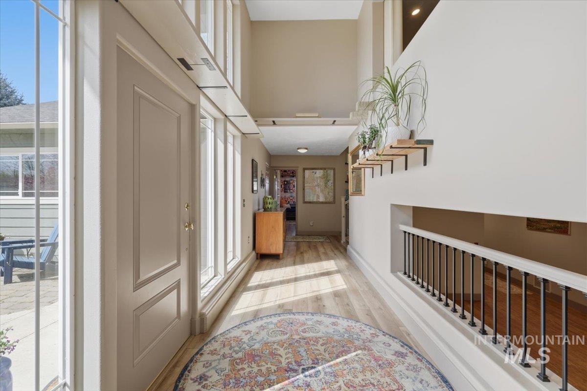 10430 W La Hontan Dr, Boise, Idaho 83709, 4 Bedrooms, 2.5 Bathrooms, Residential For Sale, Price $799,000, 98980630