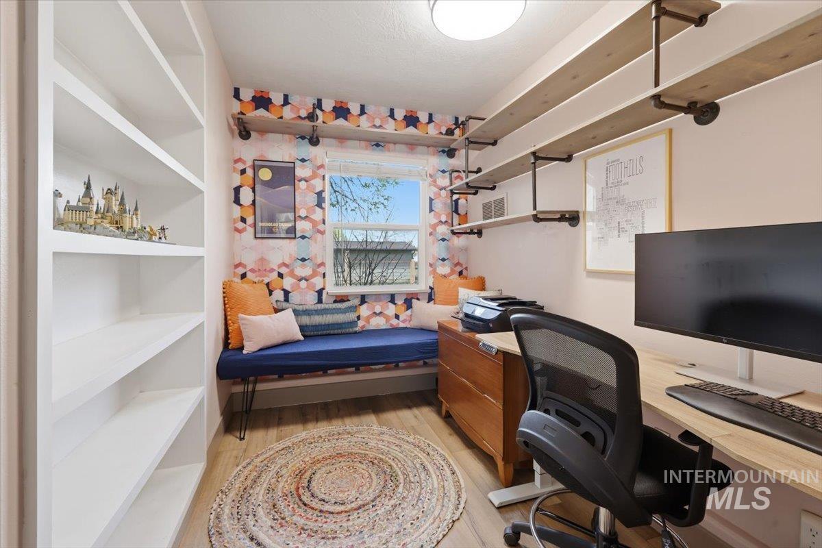 10430 W La Hontan Dr, Boise, Idaho 83709, 4 Bedrooms, 2.5 Bathrooms, Residential For Sale, Price $799,000, 98980630