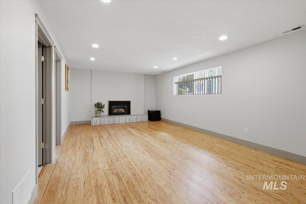 10430 W La Hontan Dr, Boise, Idaho 83709, 4 Bedrooms, 2.5 Bathrooms, Residential For Sale, Price $799,000, 98980630