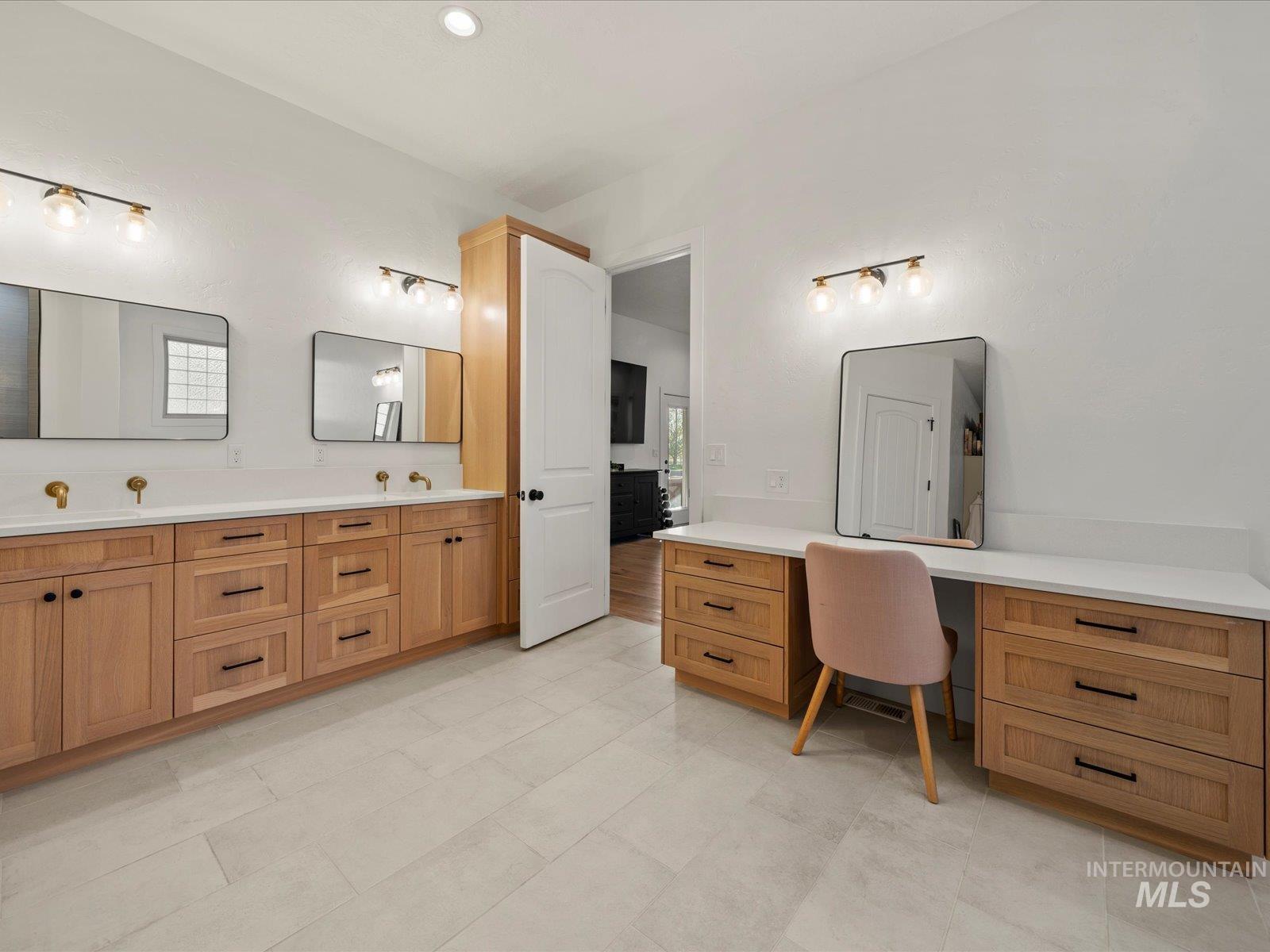 6255 S Tarrega Ln, Meridian, Idaho 83642, 4 Bedrooms, 3.5 Bathrooms, Residential For Sale, Price $1,695,000,MLS 98980633