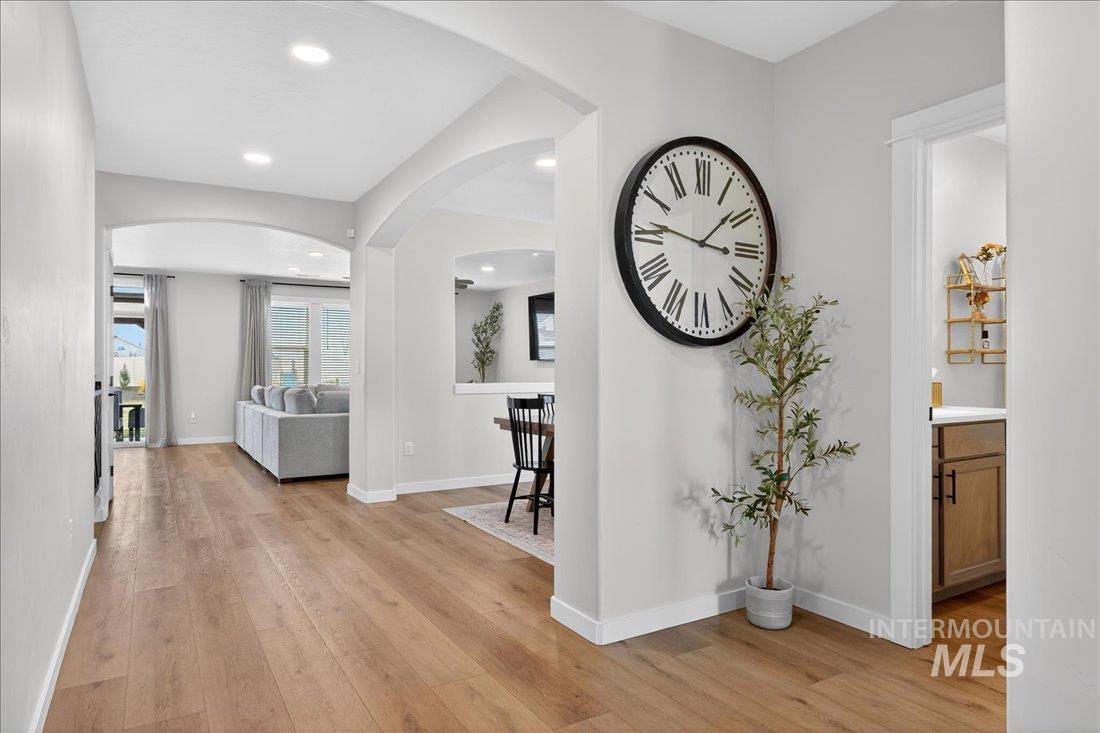 1993 N Perth Ct., Middleton, Idaho 83644, 5 Bedrooms, 3 Bathrooms, Residential For Sale, Price $699,900,MLS 98980637