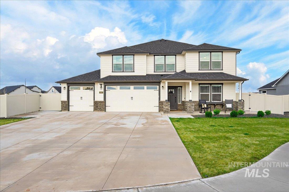 1993 N Perth Ct., Middleton, Idaho 83644, 5 Bedrooms, 3 Bathrooms, Residential For Sale, Price $699,900,MLS 98980637