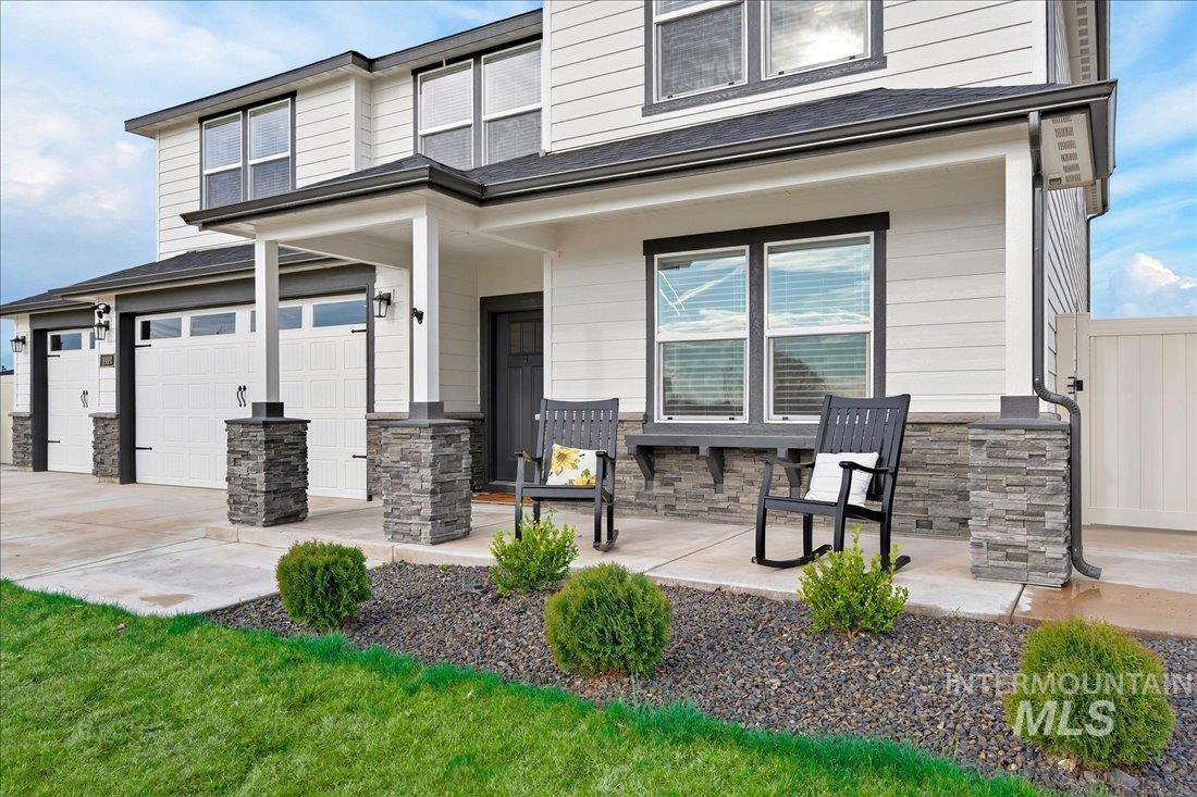 1993 N Perth Ct., Middleton, Idaho 83644, 5 Bedrooms, 3 Bathrooms, Residential For Sale, Price $699,900,MLS 98980637