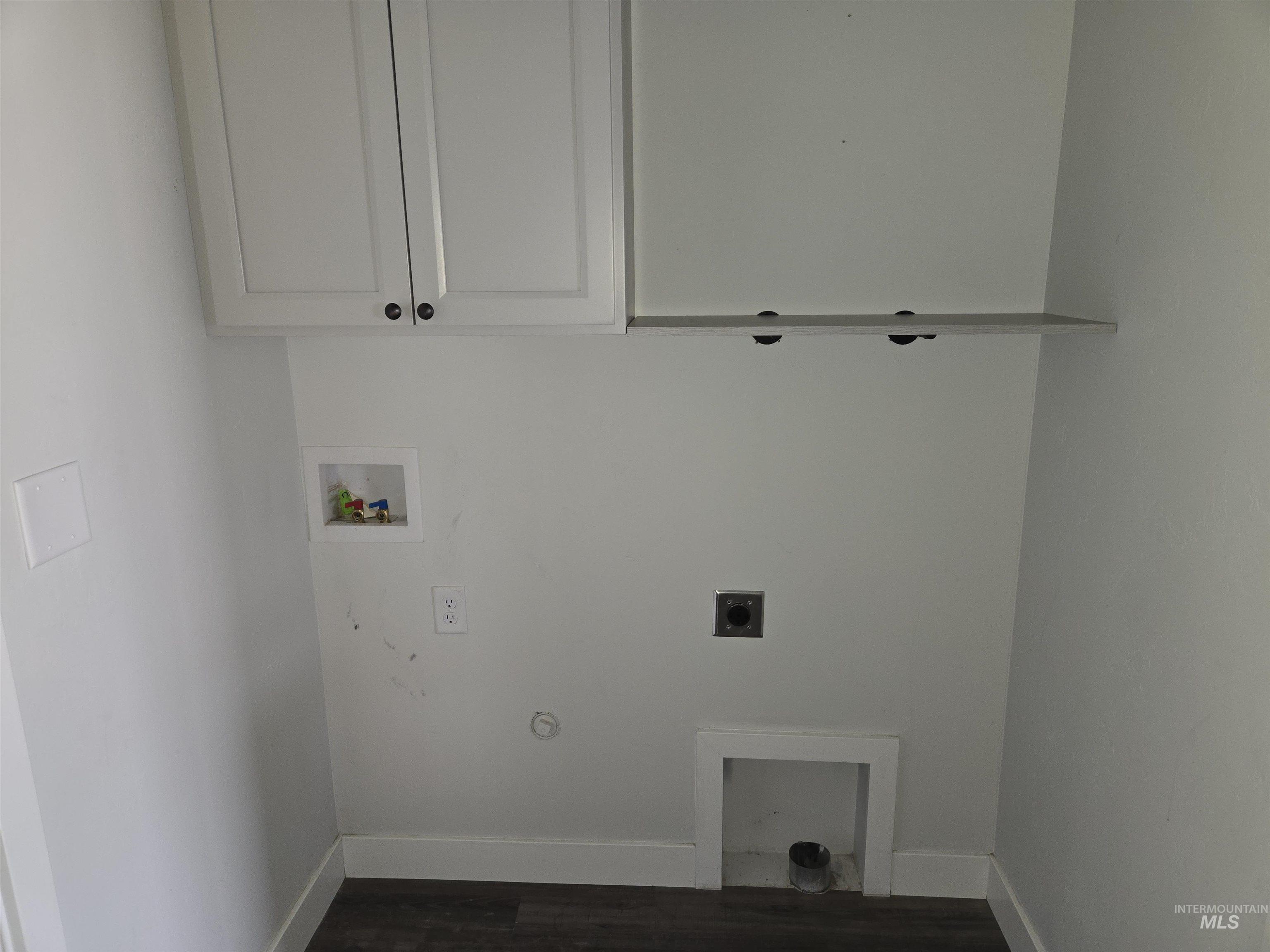 1418 N Birch Street, Jerome, Idaho 83338, 4 Bedrooms, 2 Bathrooms, Residential For Sale, Price $351,300, 98980639